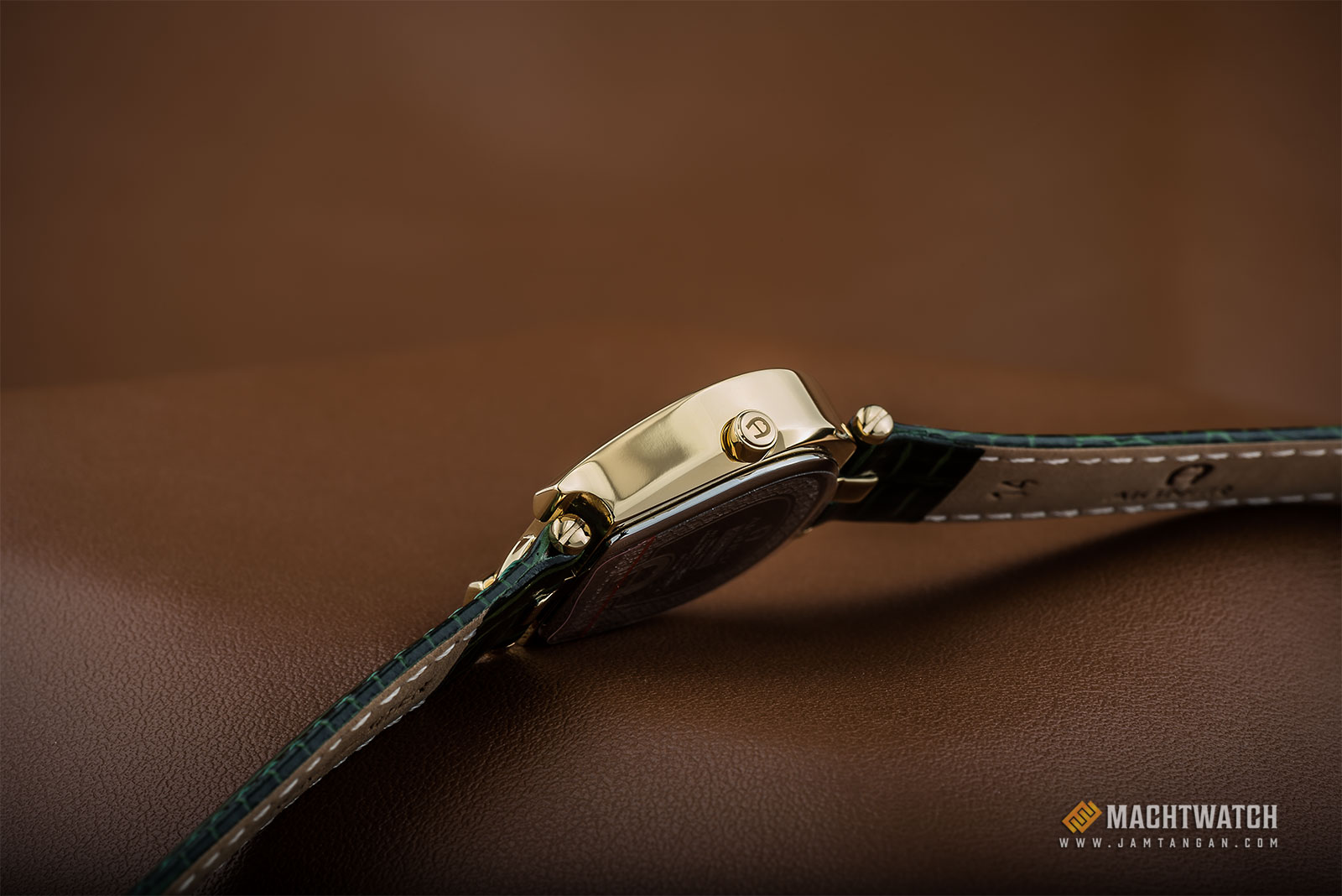 Aigner A07305 Ladies Silver Dial Green Leather Strap Machtwatch