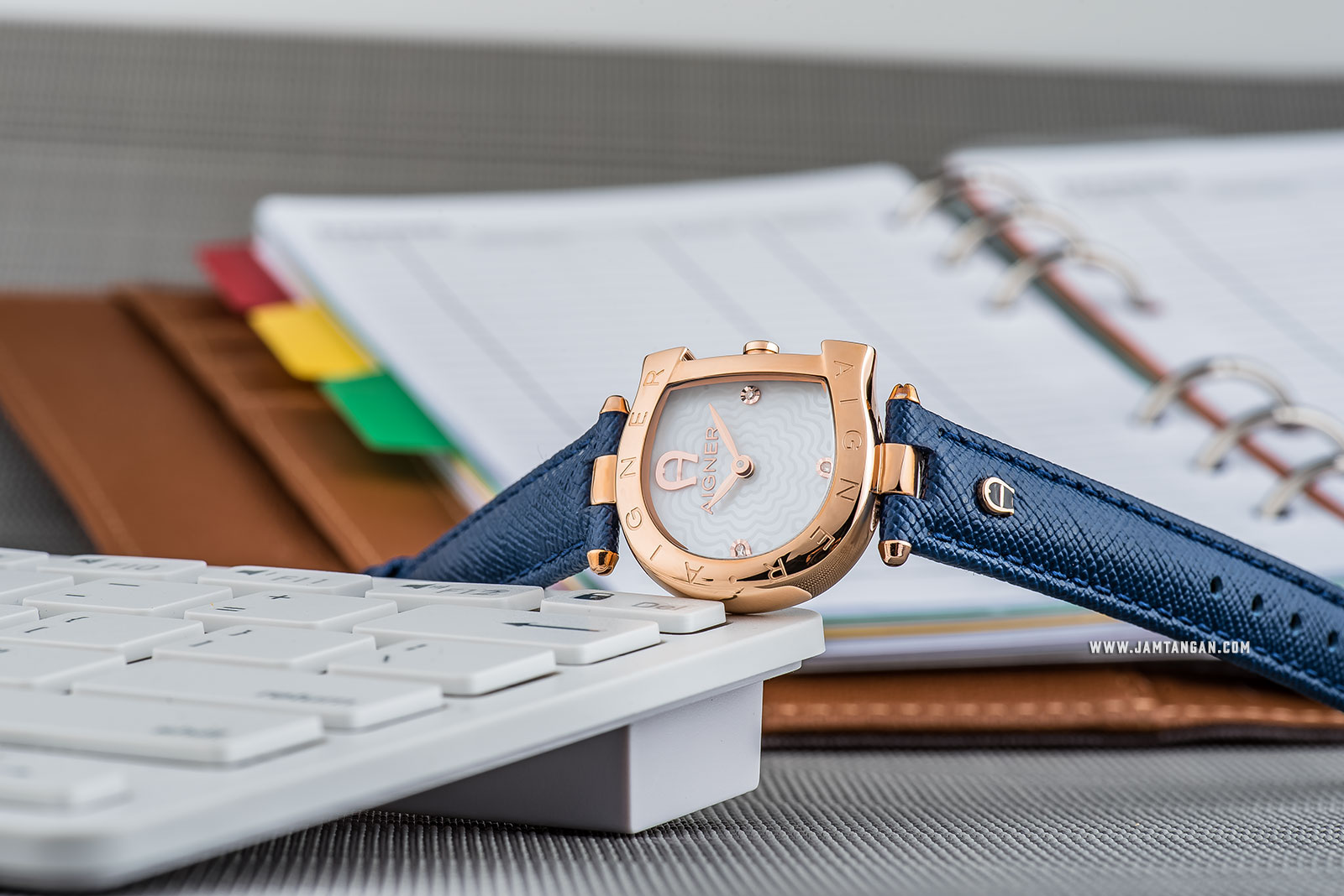 Aigner Arco A34218 Ladies White Pattern Dial Rose Gold Case Blue Leather Strap Machtwatch