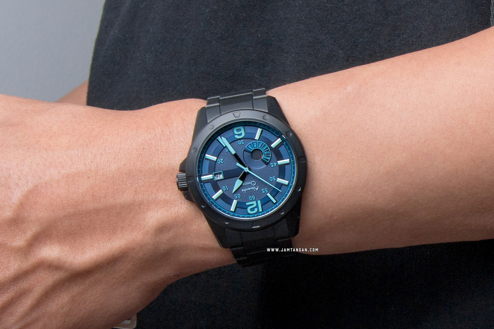 Alexandre Christie AC 6536 ME BIPBU Men Blue Dial Black Stainless Steel Strap Machtwatch