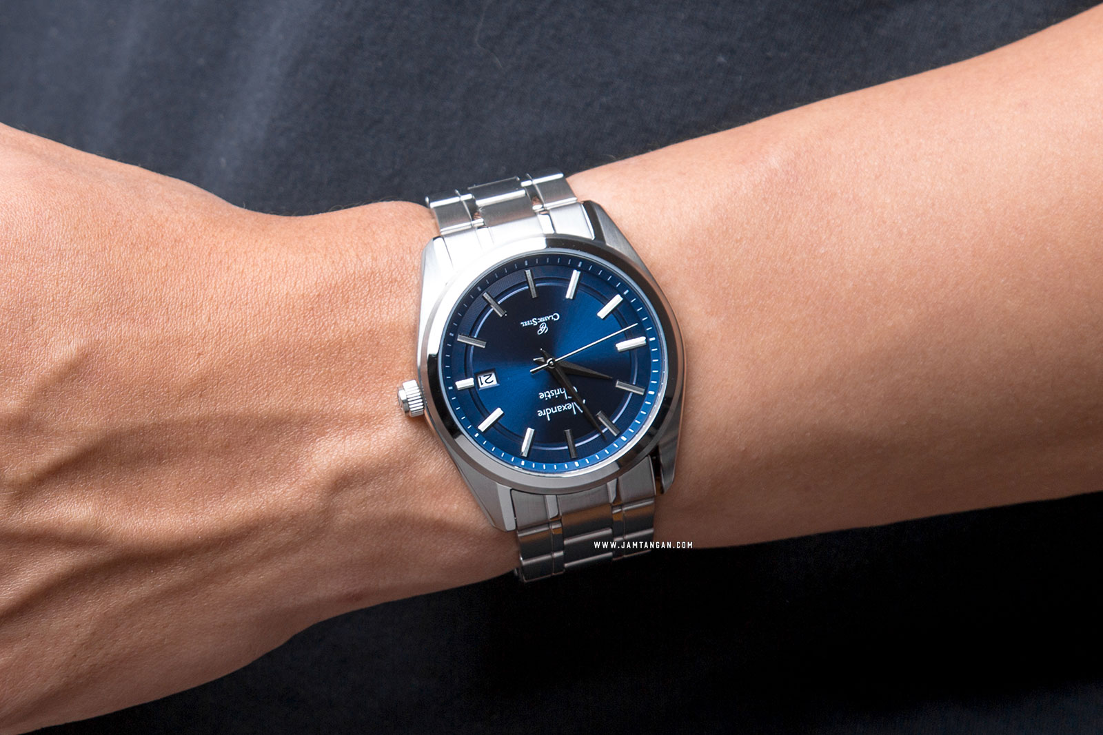 Alexandre Christie AC 8618 MD BSSBU Classic Steel Blue Dial Stainless Steel Strap Machtwatch