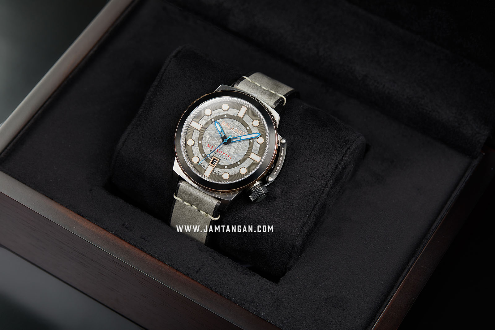Ballast BL-3139-01 Trafalgar Conqueror Men Raw Meteorite Dial Grey Leather Strap Machtwatch