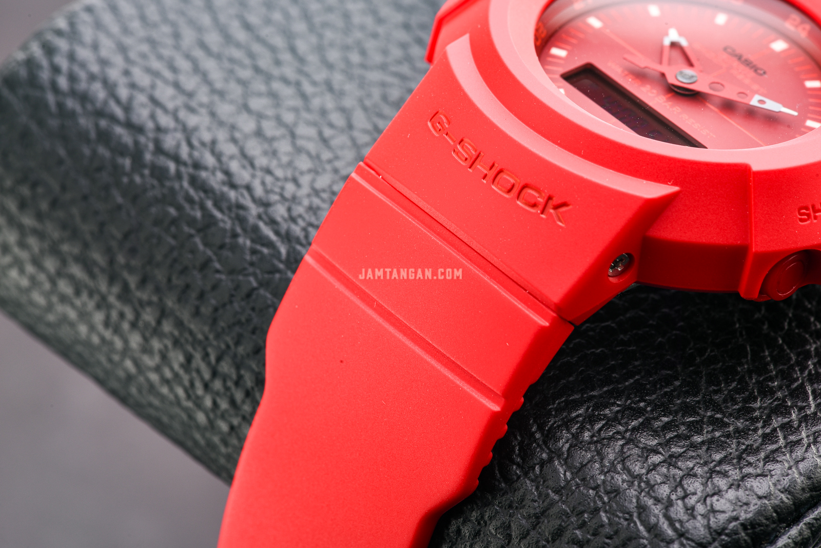 Casio G Shock Aw 500bb 4edr Oldschool Red Digital Analog Dial Red Resin Band Jamtangan Com