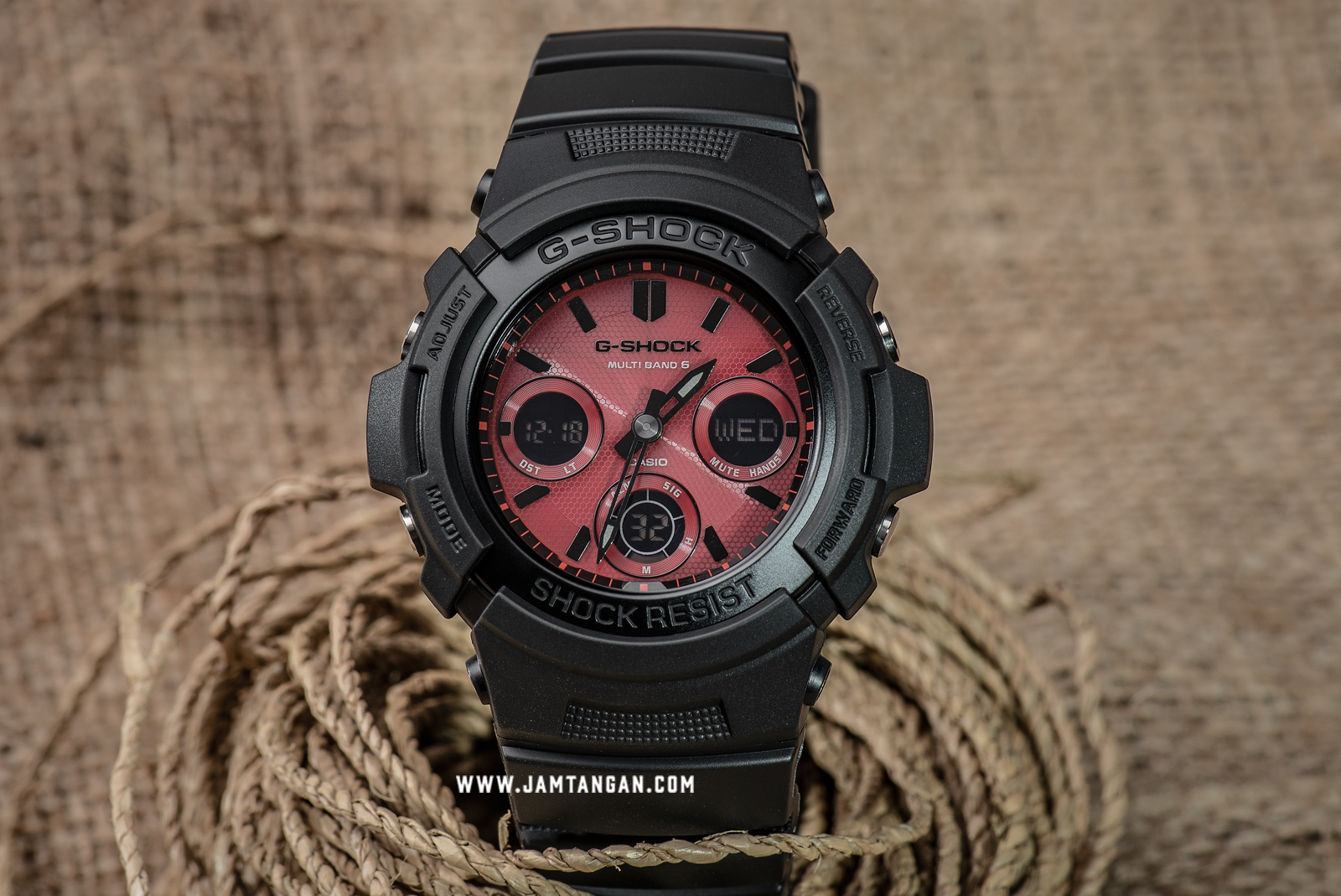 Casio G-Shock AWG-M100SAR-1AJF Multiband 6 Tough Solar Special Colour Red Dial Black Resin Machtwatch