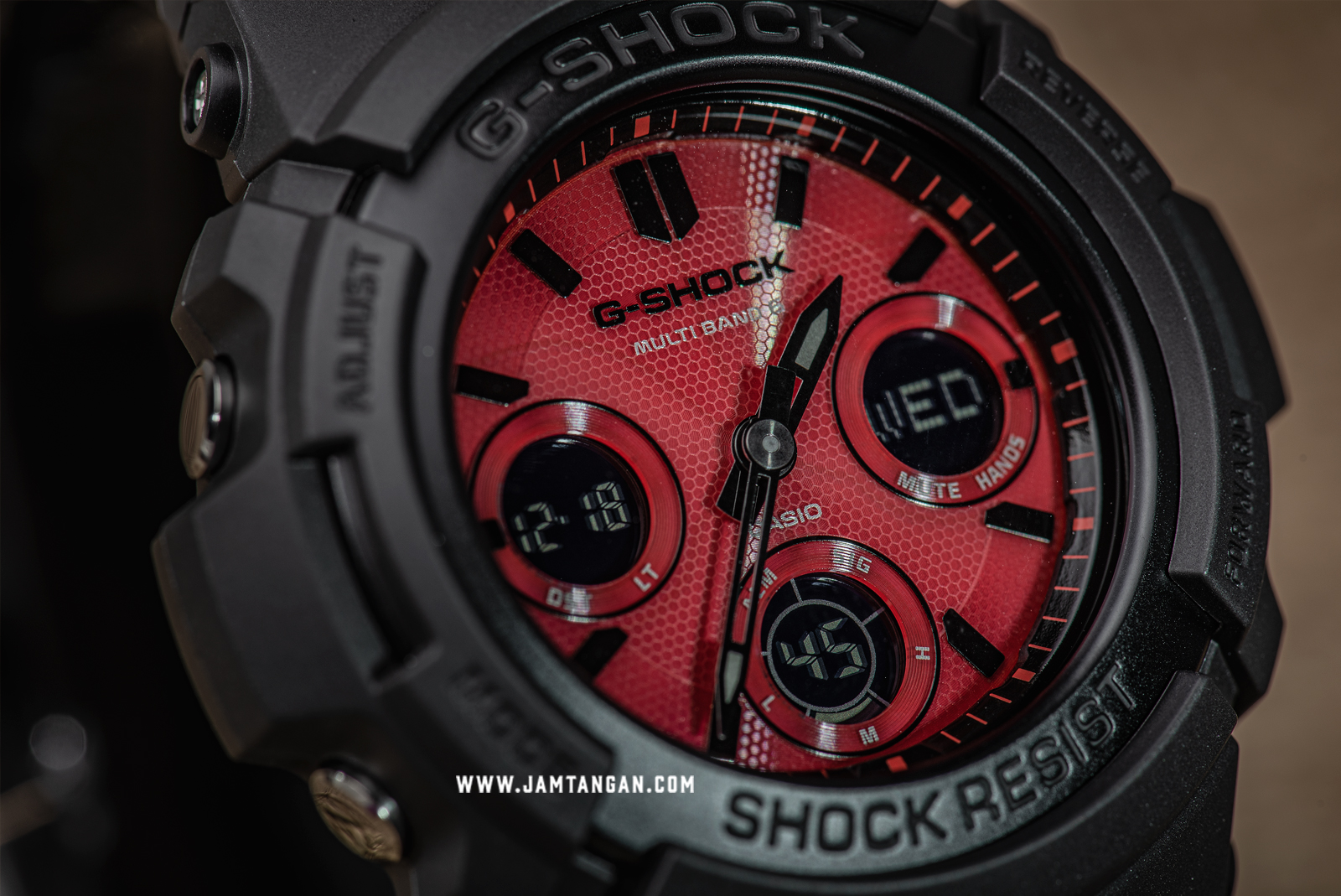 Casio G-Shock AWG-M100SAR-1AJF Multiband 6 Tough Solar Special Colour Red Dial Black Resin Machtwatch