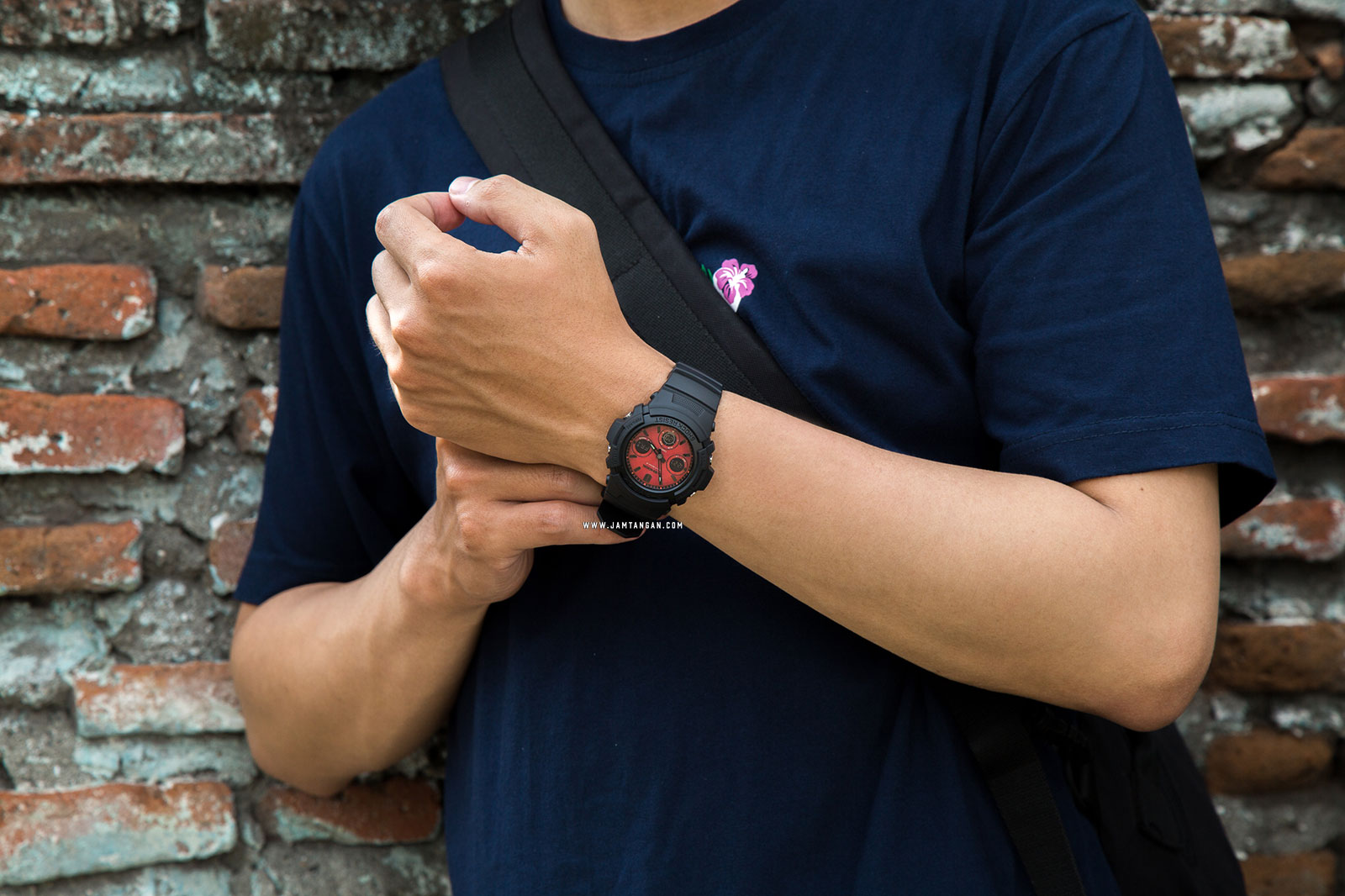 Casio G-Shock AWG-M100SAR-1AJF Multiband 6 Tough Solar Special Colour Red Dial Black Resin Machtwatch
