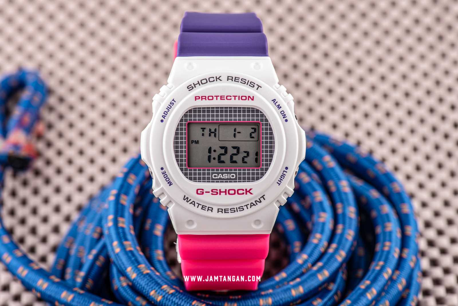 Casio G-shock DW-5700THB-7JF Special Colour Retro Style Digital Dial Dual Tone Resin Strap Machtwatch