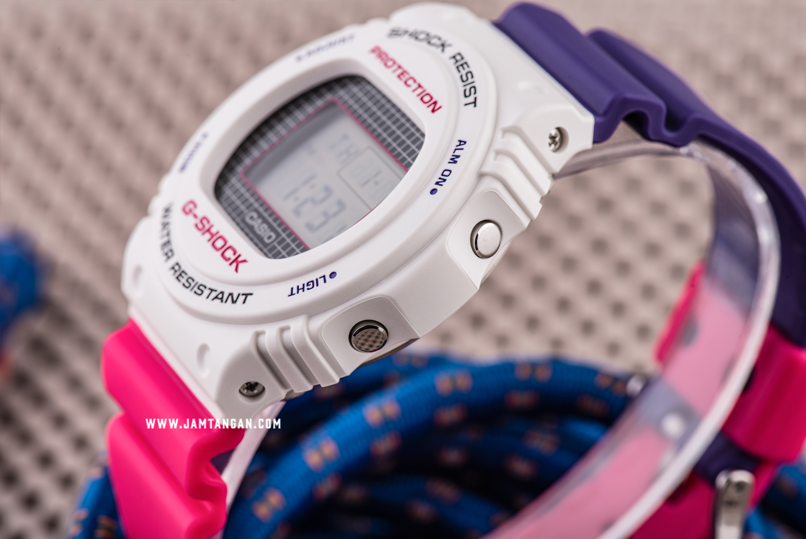 Casio G-shock DW-5700THB-7JF Special Colour Retro Style Digital Dial Dual Tone Resin Strap Machtwatch