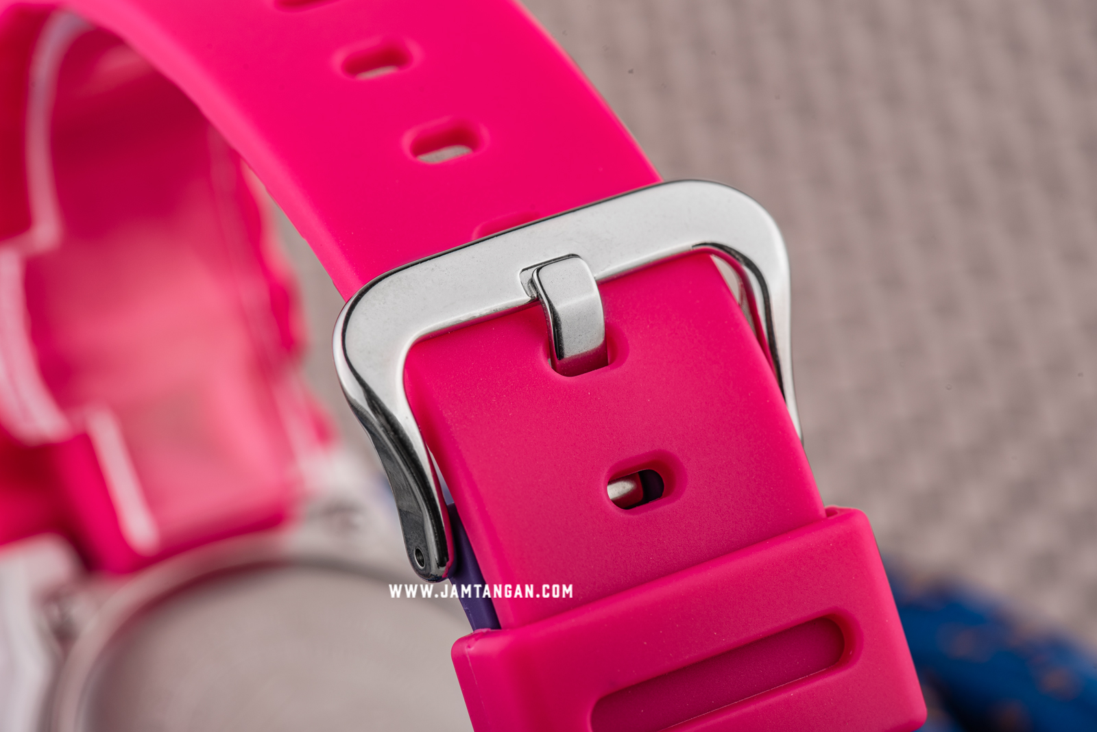 Casio G-shock DW-5700THB-7JF Special Colour Retro Style Digital Dial Dual Tone Resin Strap Machtwatch