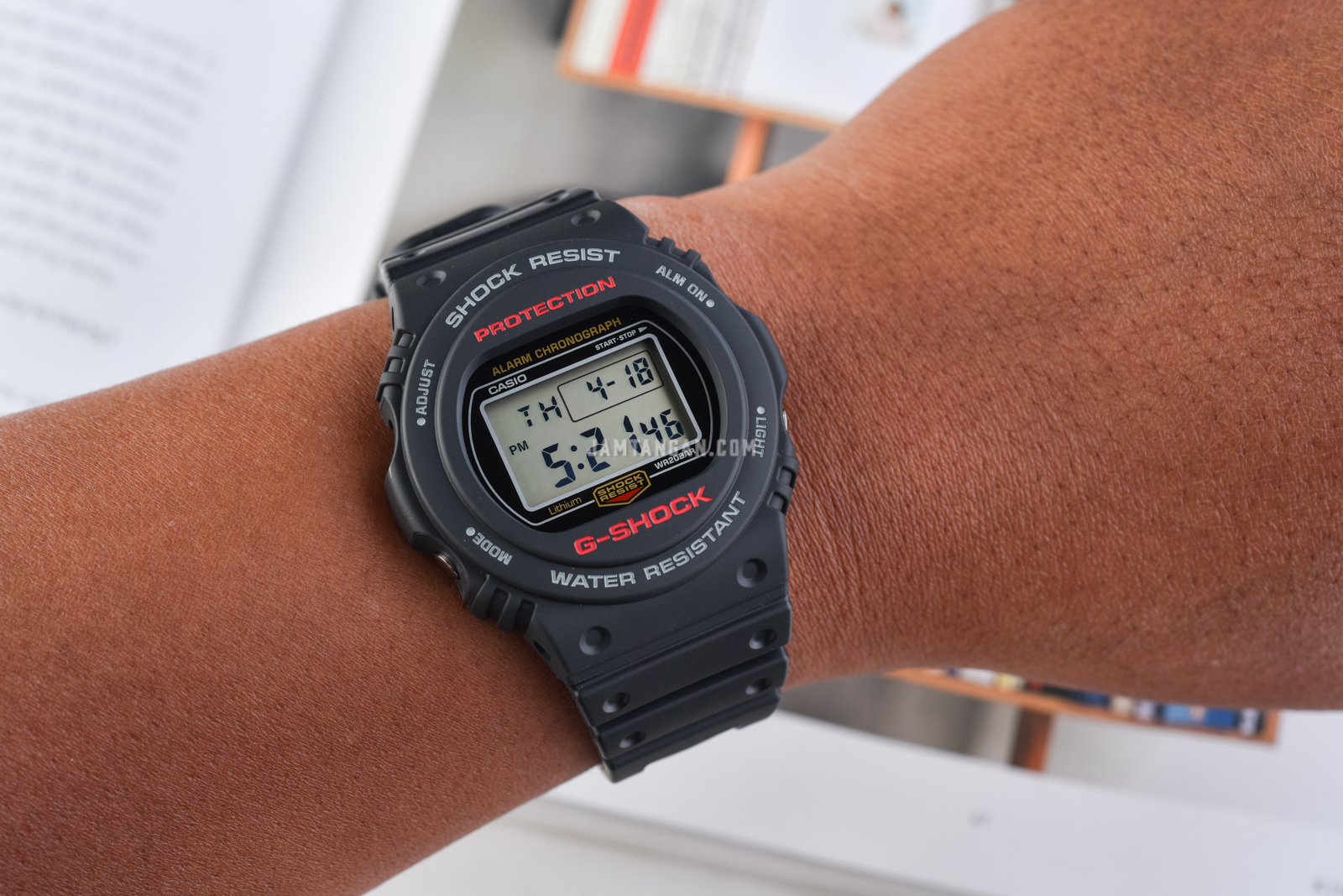 Casio G-Shock DW-5700 Revival DW-5750E-1DR WR 200M Black Resin Strap |  Jamtangan.com