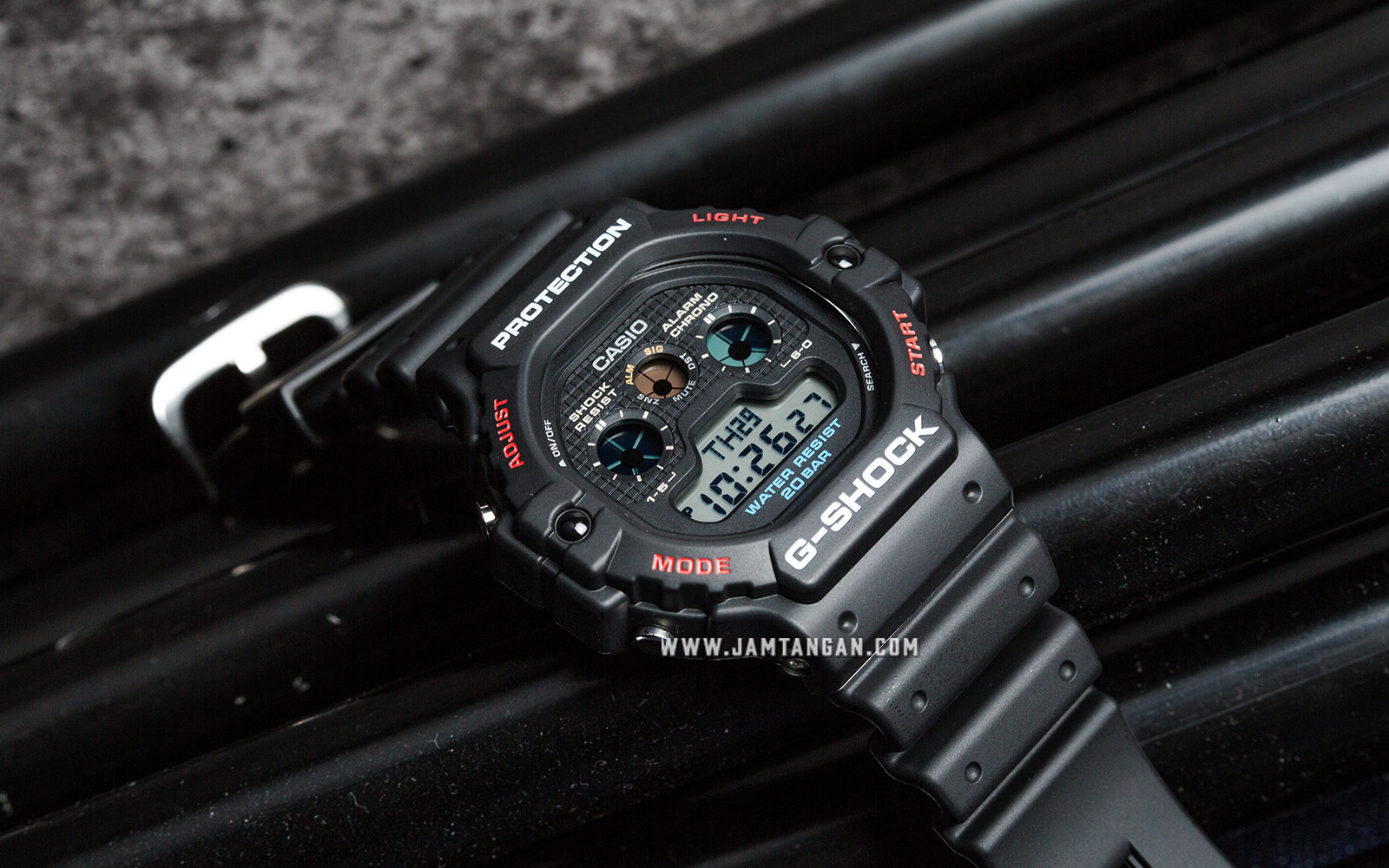 Casio G-Shock DW-5900-1DR Digital Dial Black Resin Strap Machtwatch