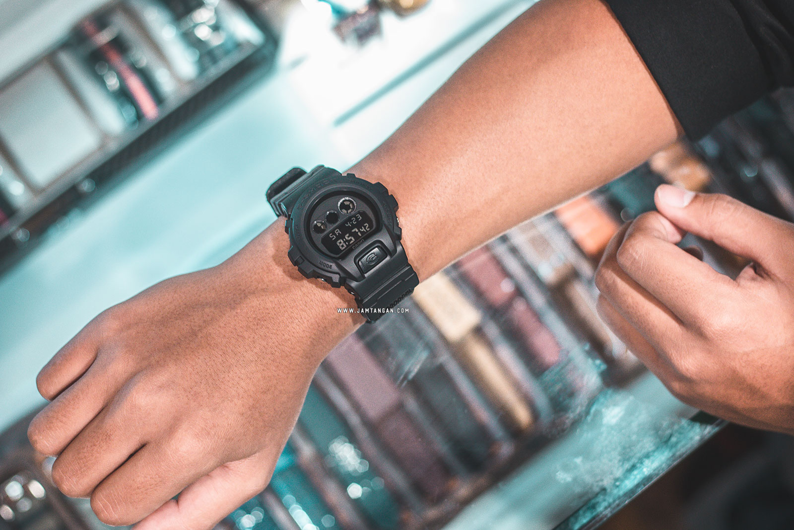 Casio G-Shock DW-6900BBN-1CR Digital 