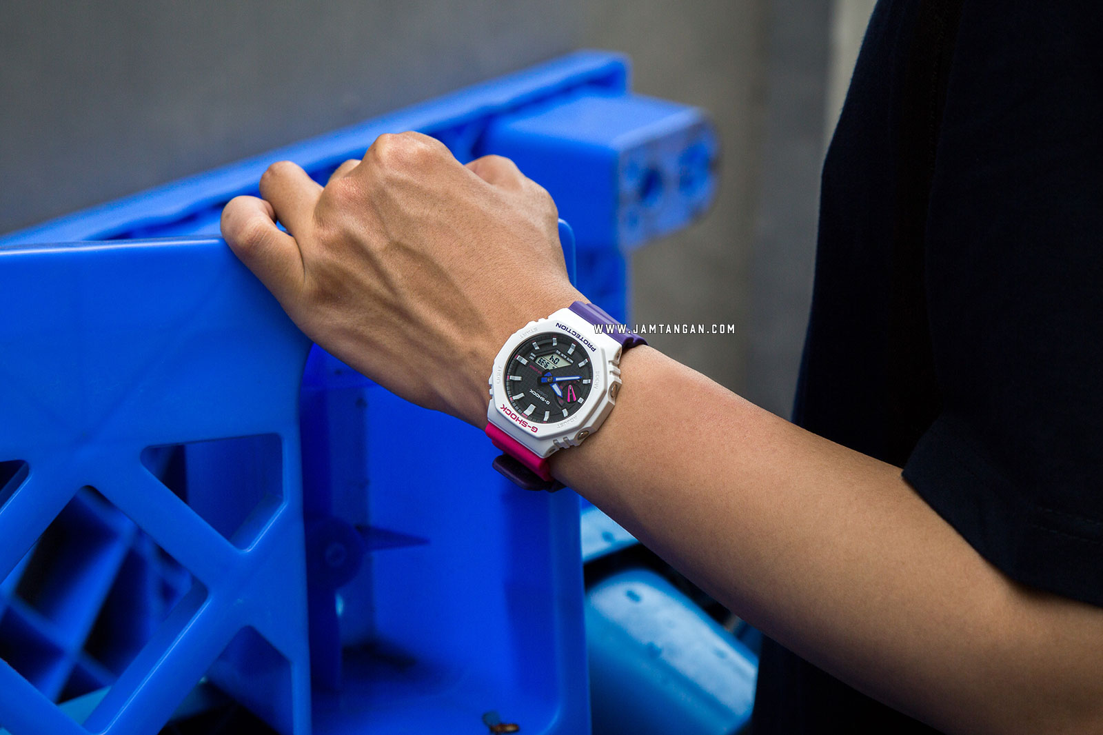 Casio G-Shock GA-2100THB-7AJF Special Colour Retro Style Digital Analog Dial Dual Tone Resin Strap Machtwatch