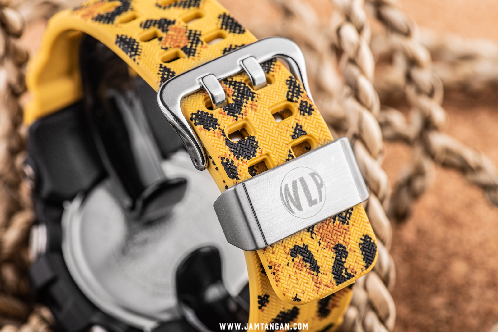 Casio G-Shock GG-1000WLP-1AJR Mudmaster Twin Sensor Digital Analog Dial Camouflage Resin Strap Machtwatch
