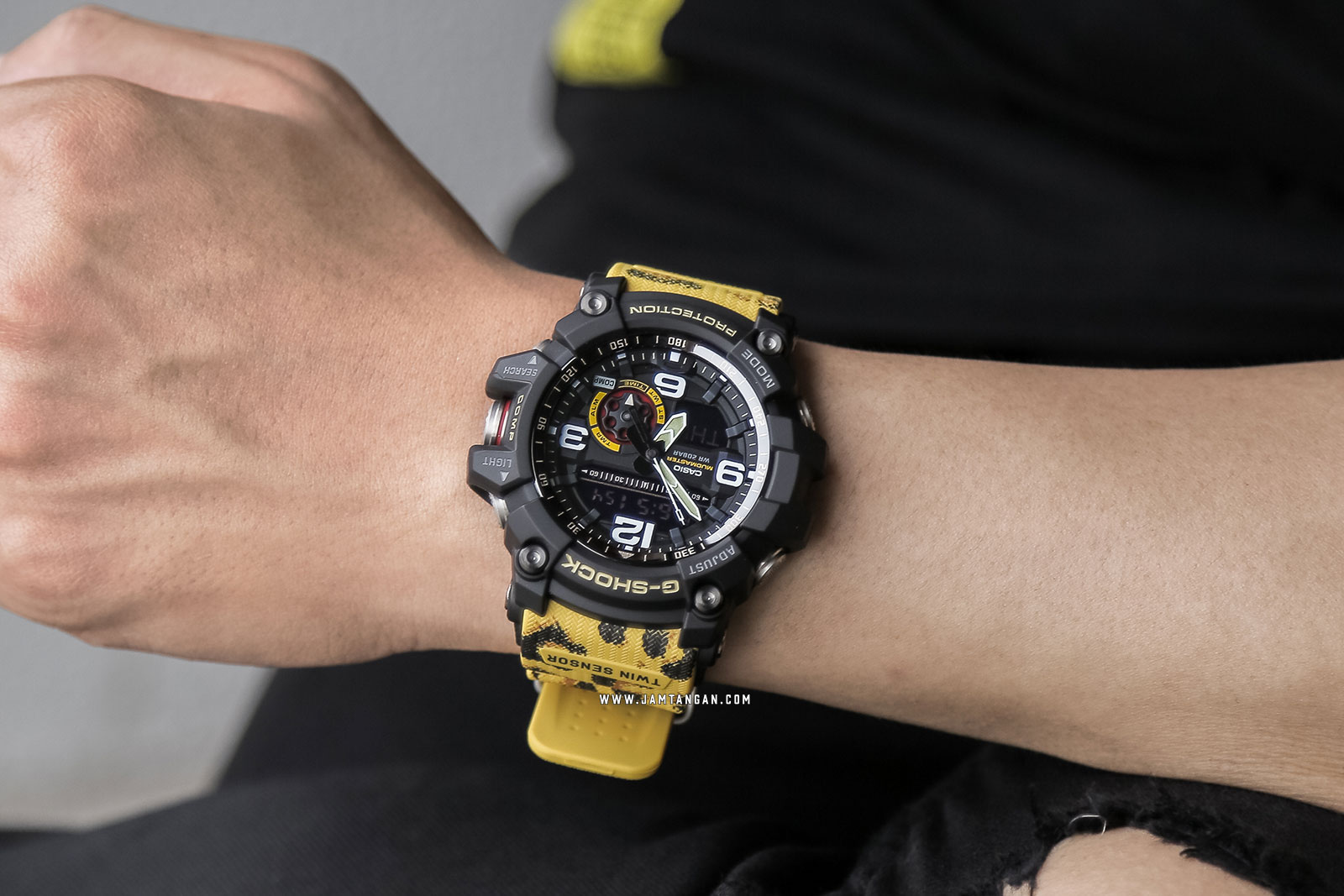 Casio G-Shock GG-1000WLP-1AJR Mudmaster Twin Sensor Digital Analog Dial Camouflage Resin Strap Machtwatch