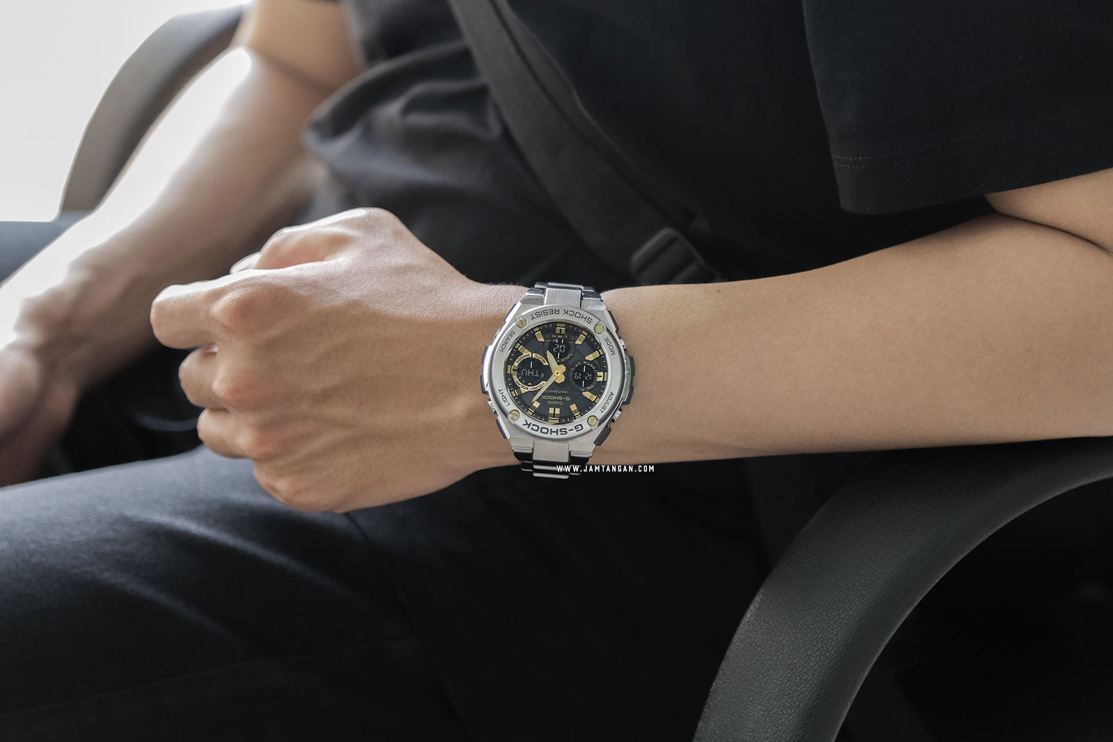 Casio G-Shock GST-W110D-1A9JF Water Resistant 200M Stainless Steel Strap (JDM) Machtwatch