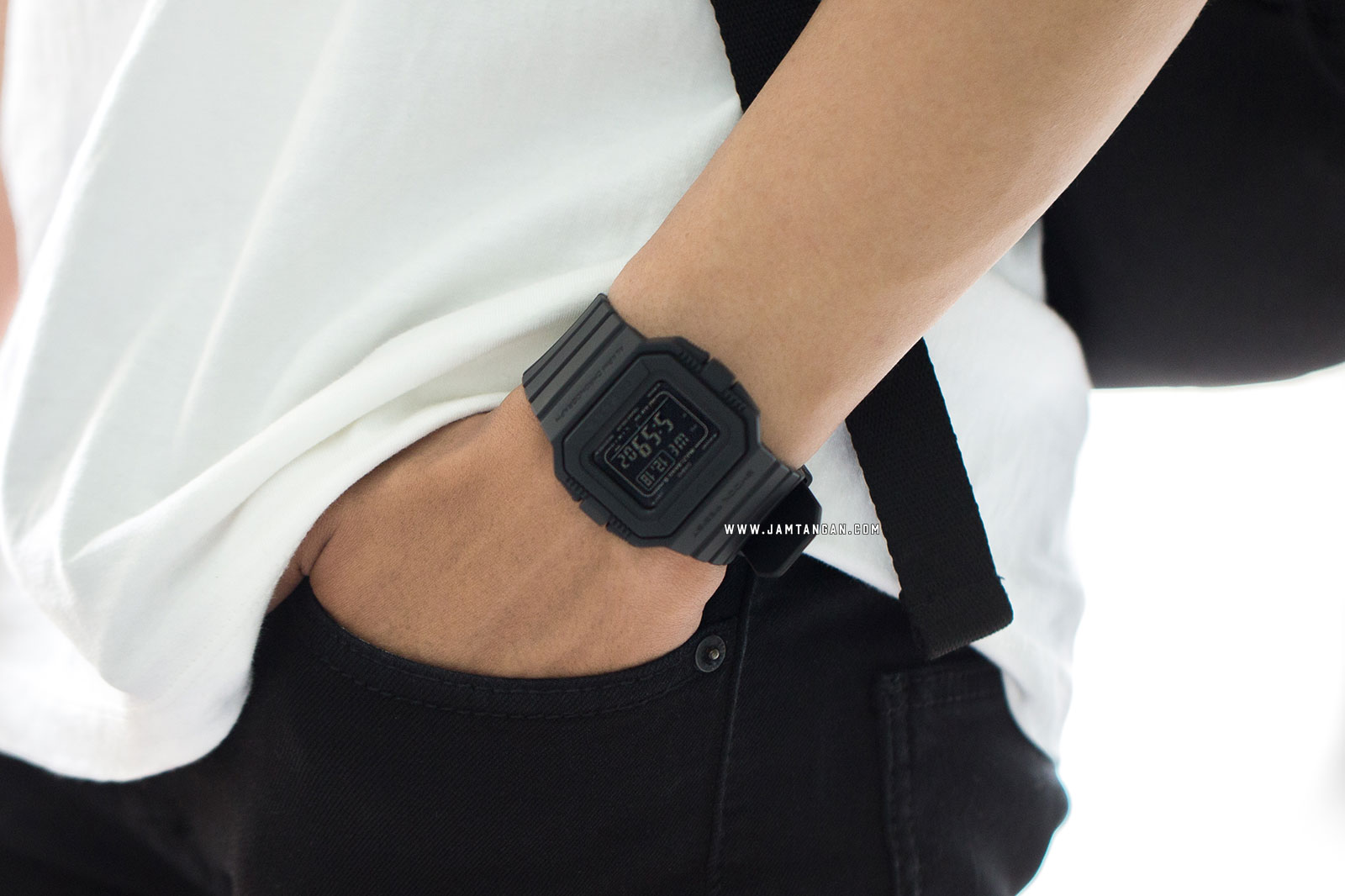 Casio G-Shock GW-5510-1BJF Multi Band 6 Water Resistant 200M Resin Band (JDM) Machtwatch