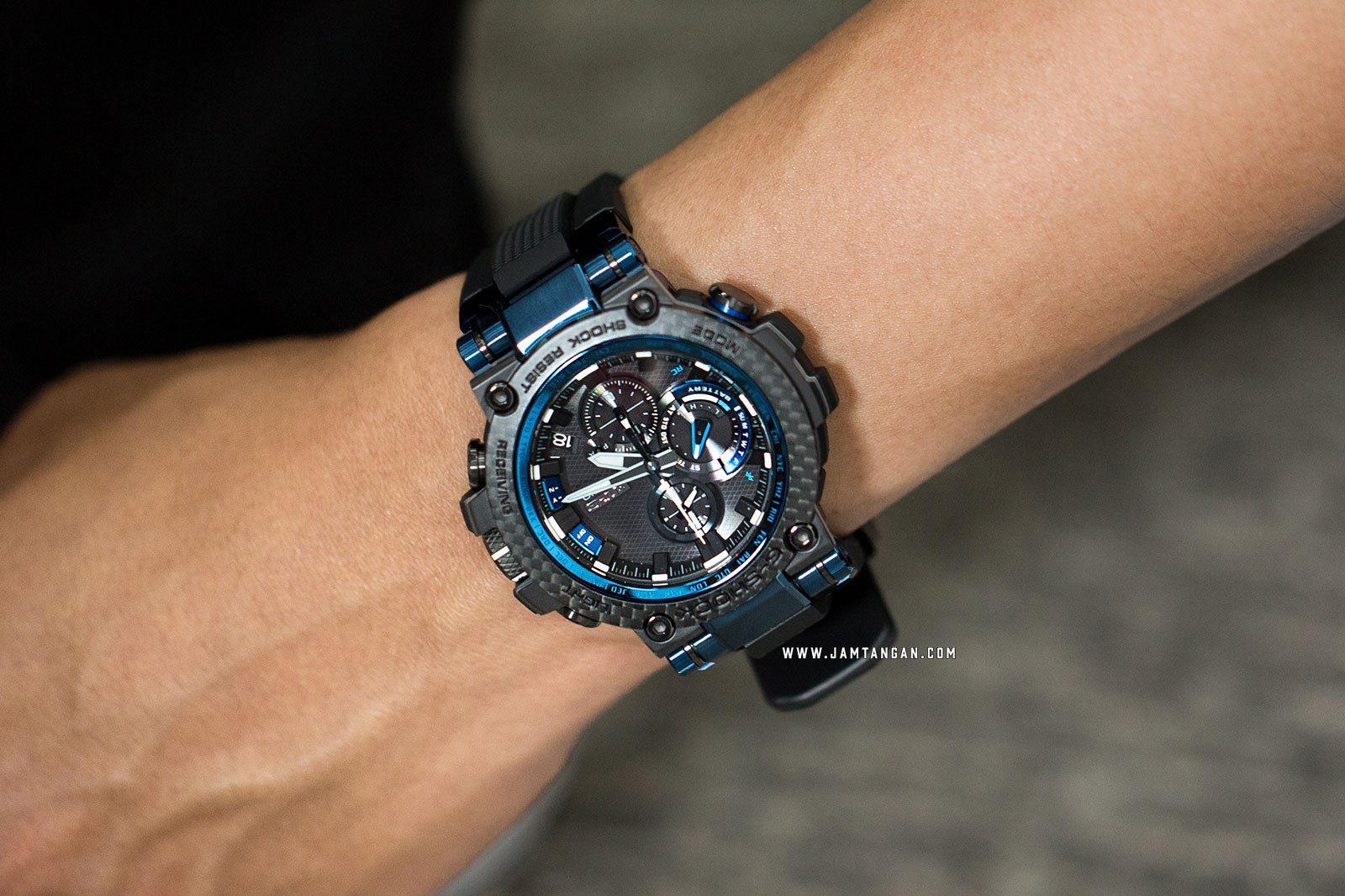 Casio G-Shock MTG-B1000XB-1AJF Tough Solar Black Dial Black Resin Strap Machtwatch