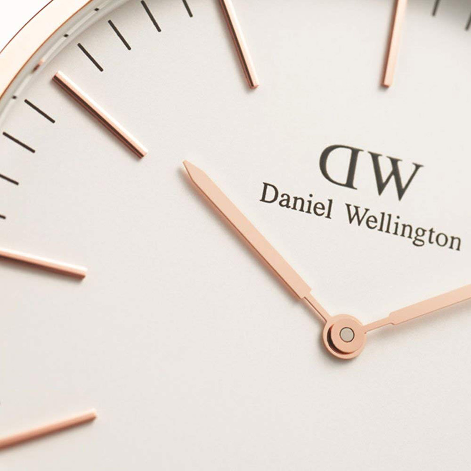Daniel Wellington DW00100257 Classic Black Cornwall 40mm White Dial Black Nylon Strap Machtwatch