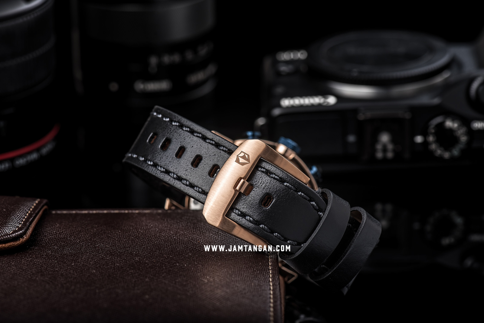 Expedition E 6372 MC LURBU Chronograph Man Blue Dial Black Leather Strap Machtwatch