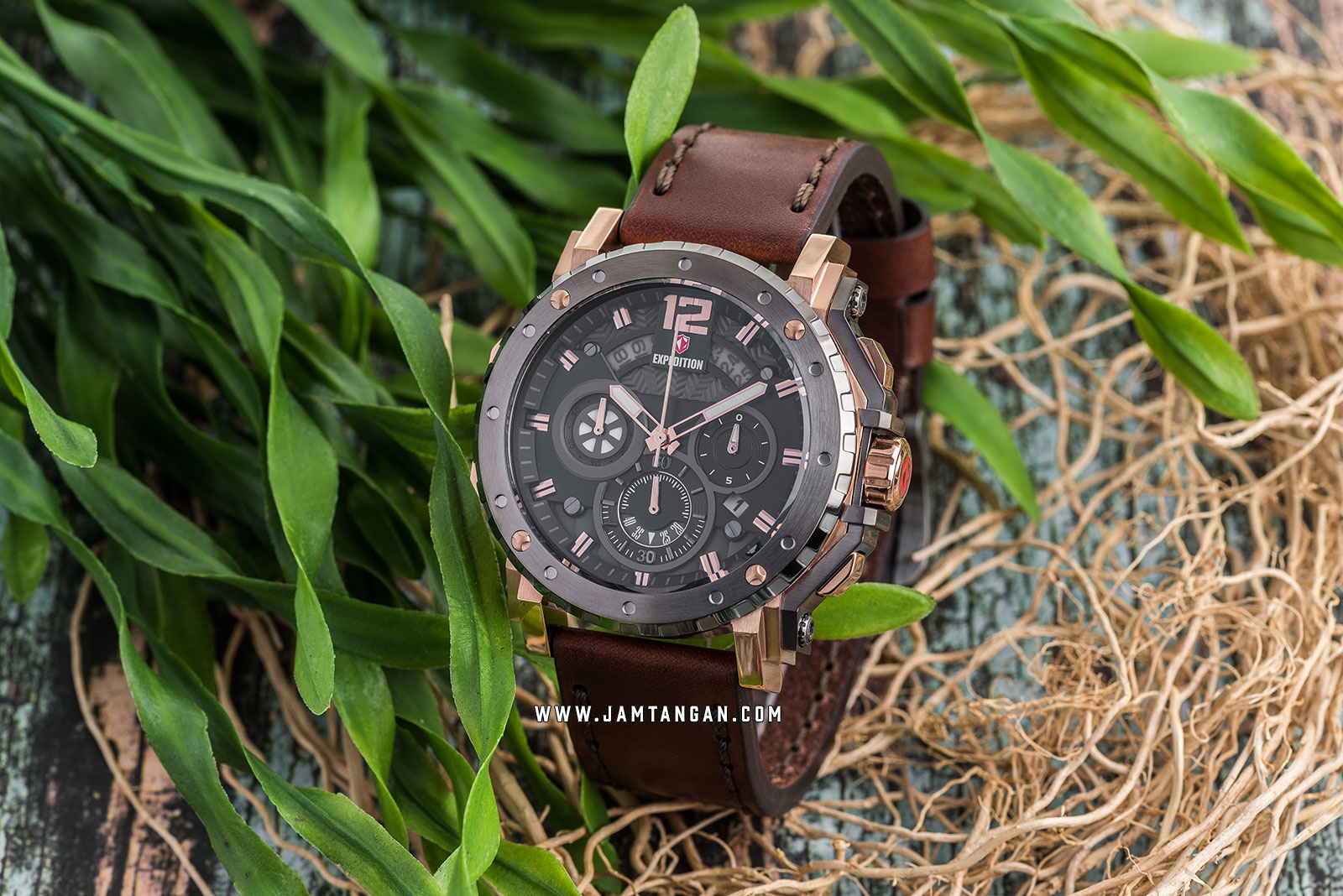 Expedition E 6402 MC LGRBA Chronograph Men Black Dial Brown Leather Strap Machtwatch