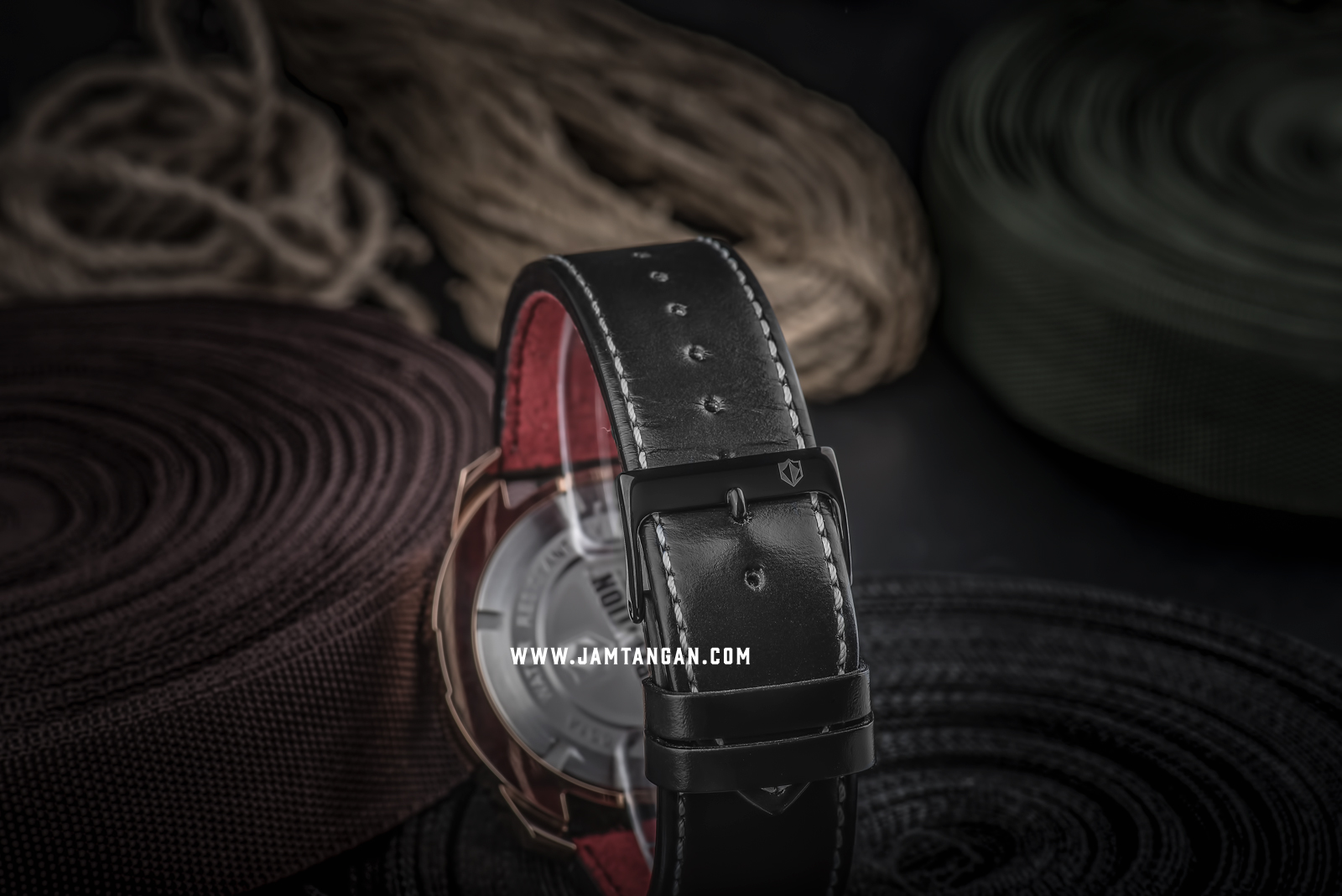Expedition E 6762 MC LBRBA Chronograph Men Black Dial Black Leather Strap Machtwatch