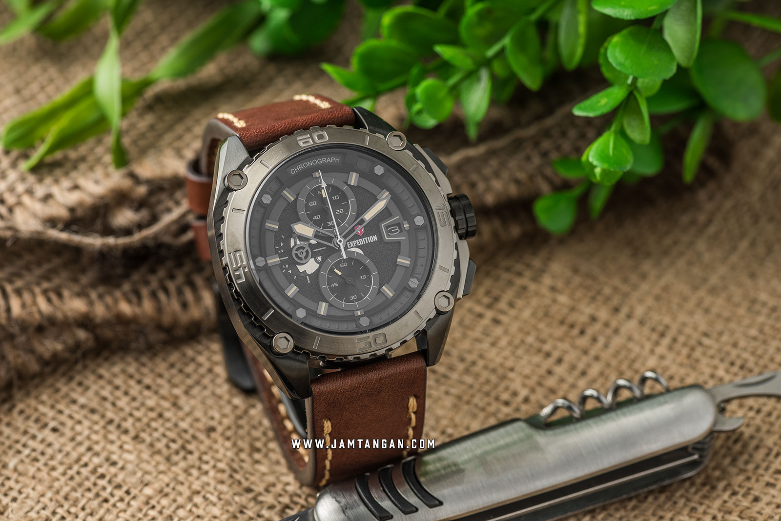 Expedition E 6777 MC LEPBAIV Chronograph Men Black Dial Brown Leather Strap Machtwatch