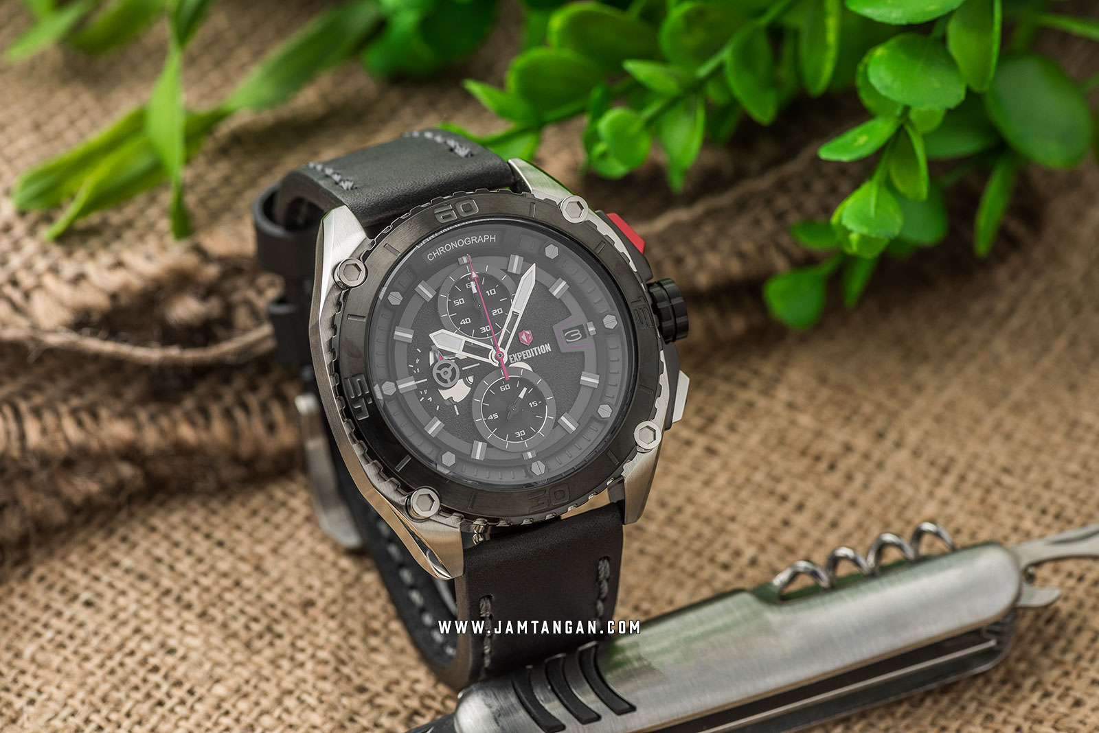 Expedition E 6777 MC LTBBA Chronograph Men Black Dial Black Leather Strap Machtwatch