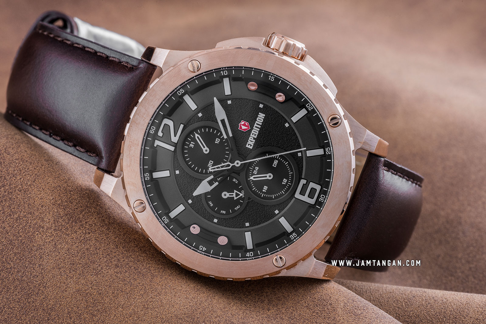 Expedition E 6784 MF LRGBA Chronograph Men Black Dial Brown Leather Strap Machtwatch