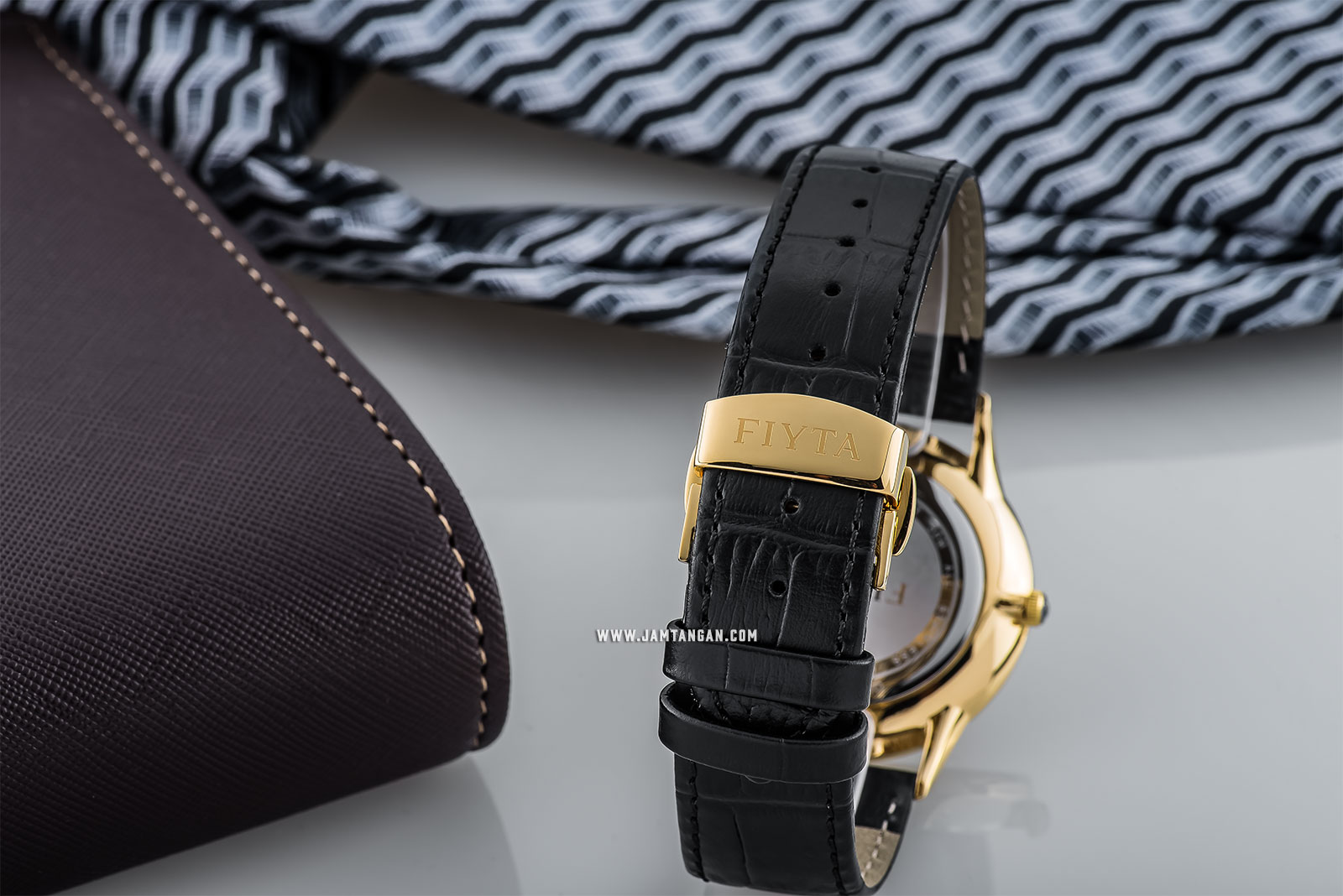 FIYTA G800011.GWB Joyart Roslice Man Crystal Silver Dial Black Leather Strap Machtwatch