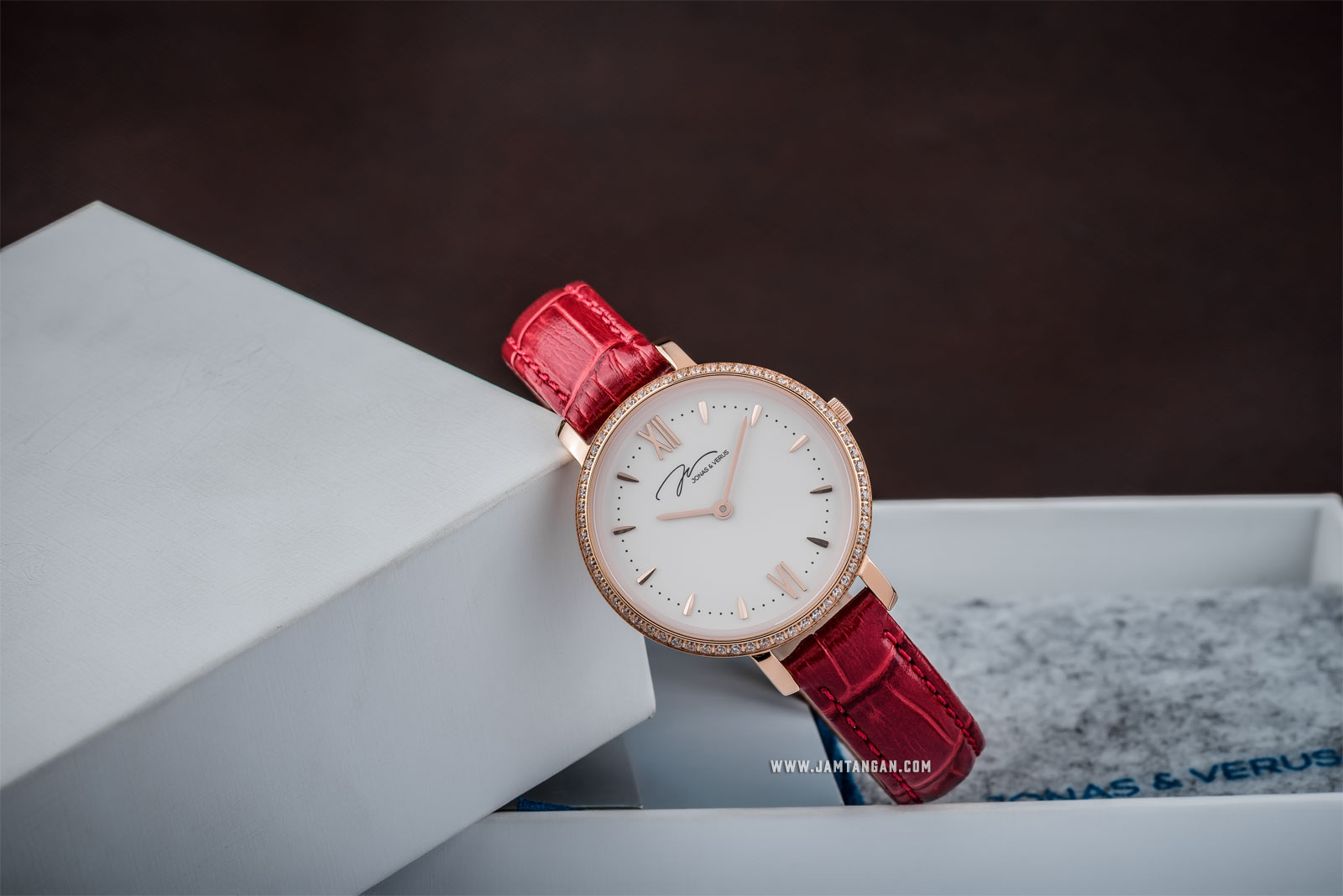 Jonas Verus X00752-Q3.PPWLRD Ladies My Queen Collection Leather Strap Red Machtwatch
