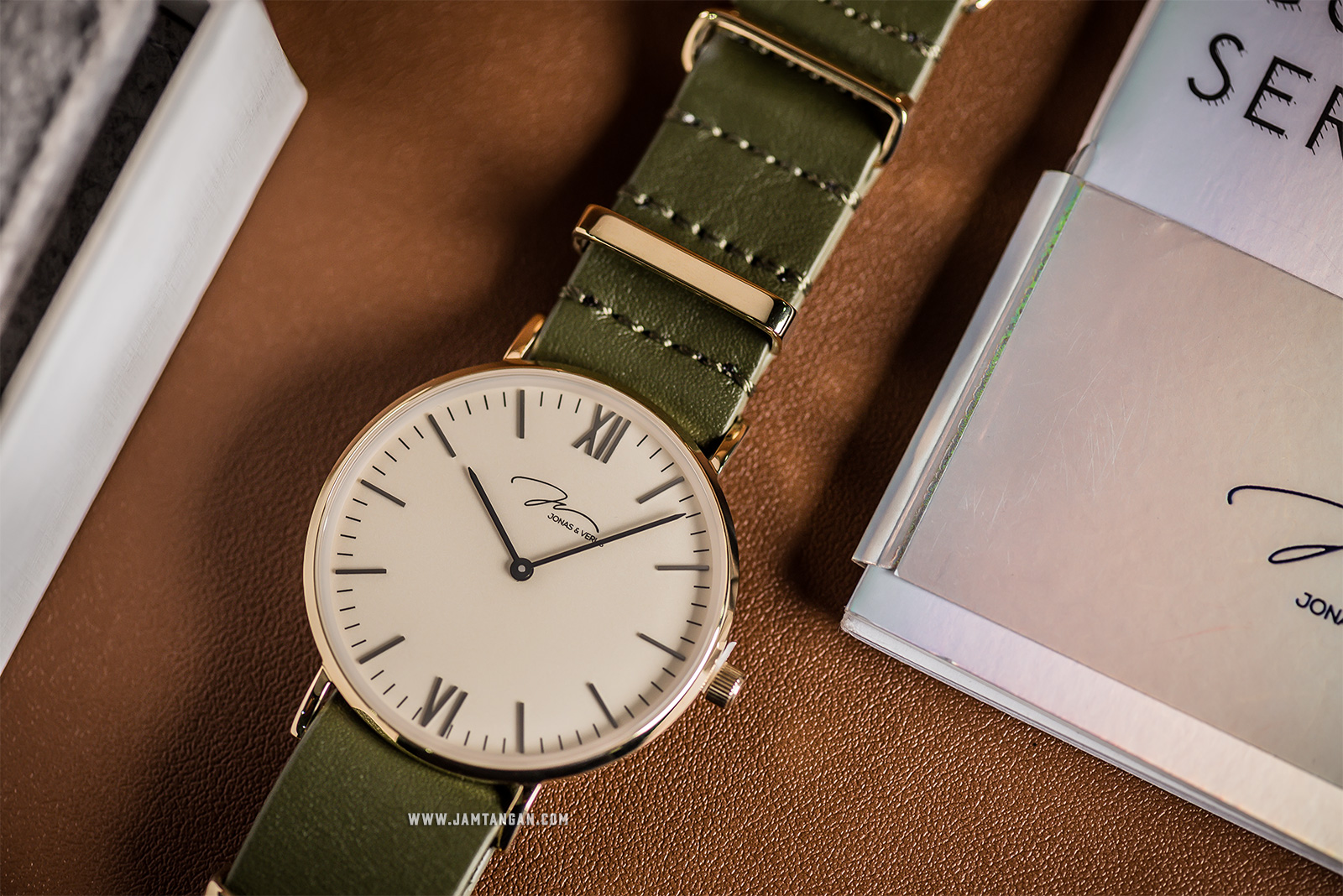 Jonas Verus Y01646-Q3.GGXLN Minimalist Collection Men White Dial Green Olive Leather Strap Machtwatch