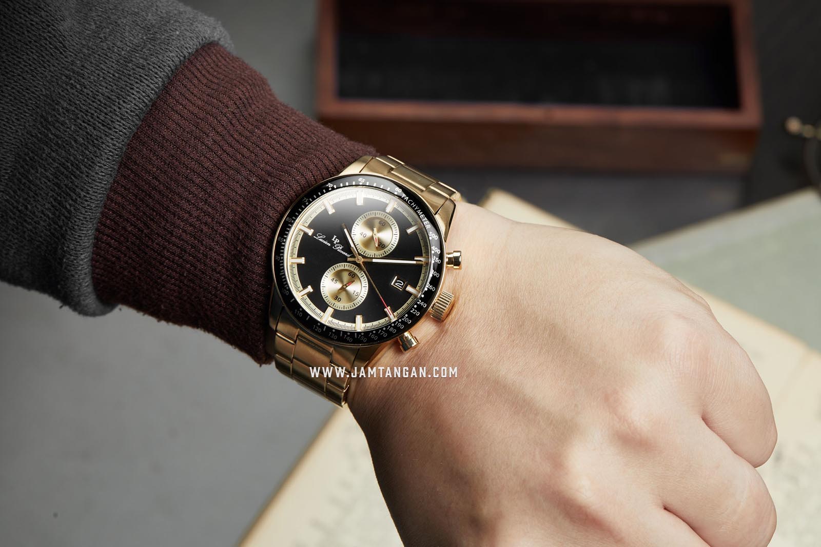 Lucien Piccard Grani LP-28004C-11-YA-GB Chronograph Black Dial Gold Stainless Steel Strap Machtwatch