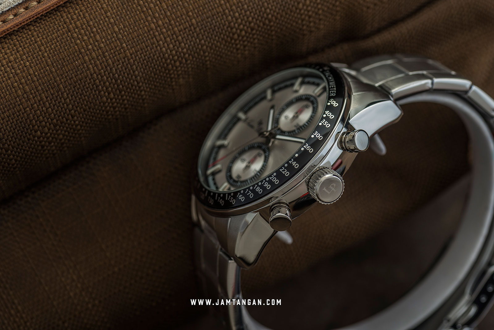 Lucien Piccard Grani LP-28004C-22S Chronograph Silver Dial Stainless Steel Strap Machtwatch