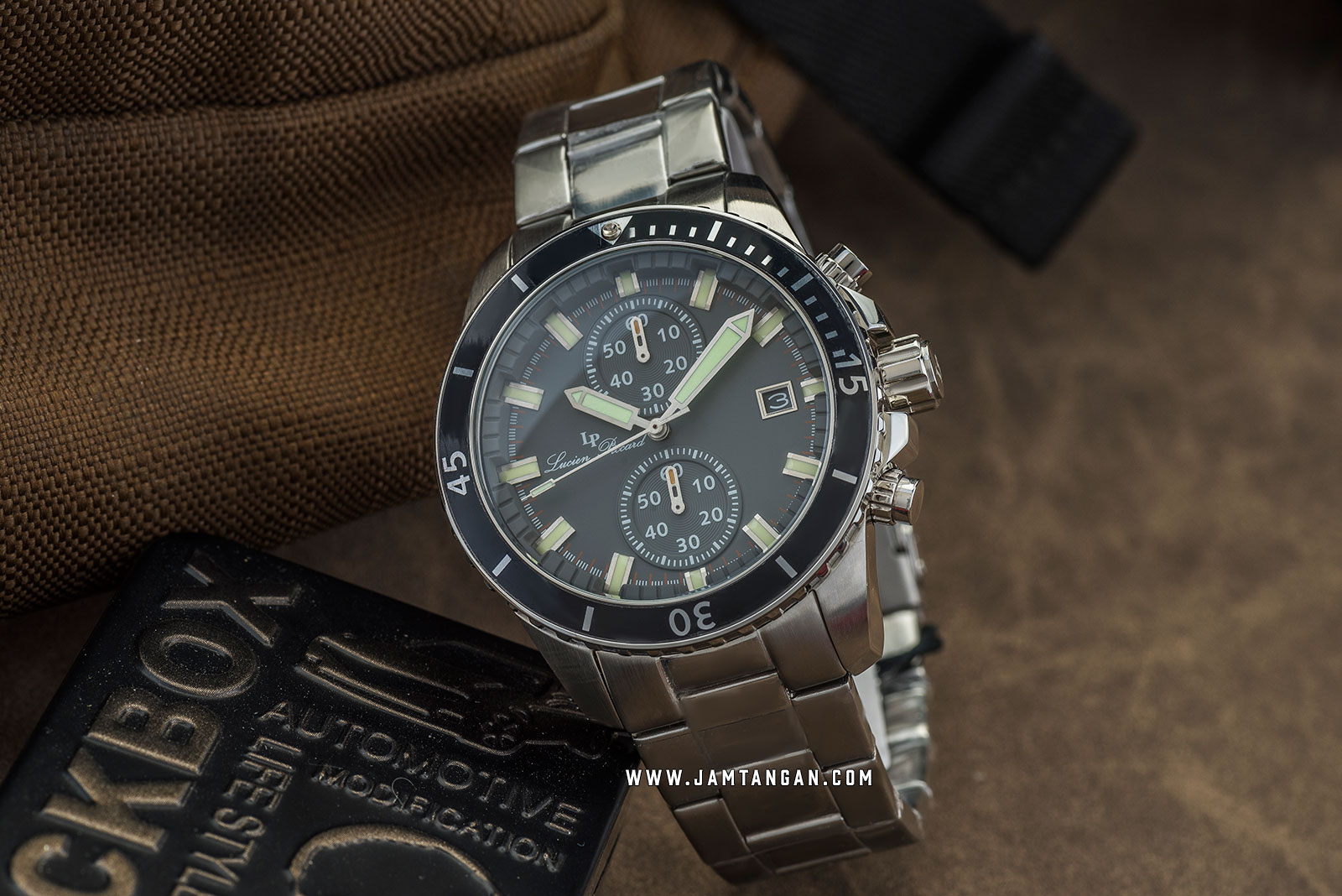 Lucien Piccard Marlon LP-28009C-104 Chronograph Grey Dial Stainless Steel Strap Machtwatch