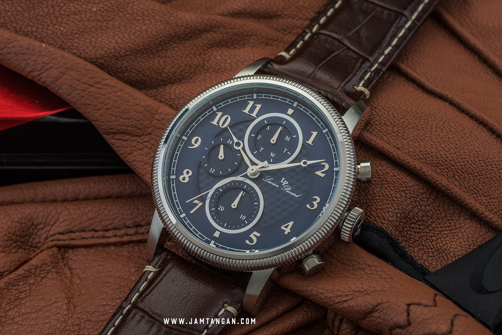 Lucien Piccard Holden LP-28017MF-03-BRW Chronograph Blue Dial Brown Leather Strap Machtwatch