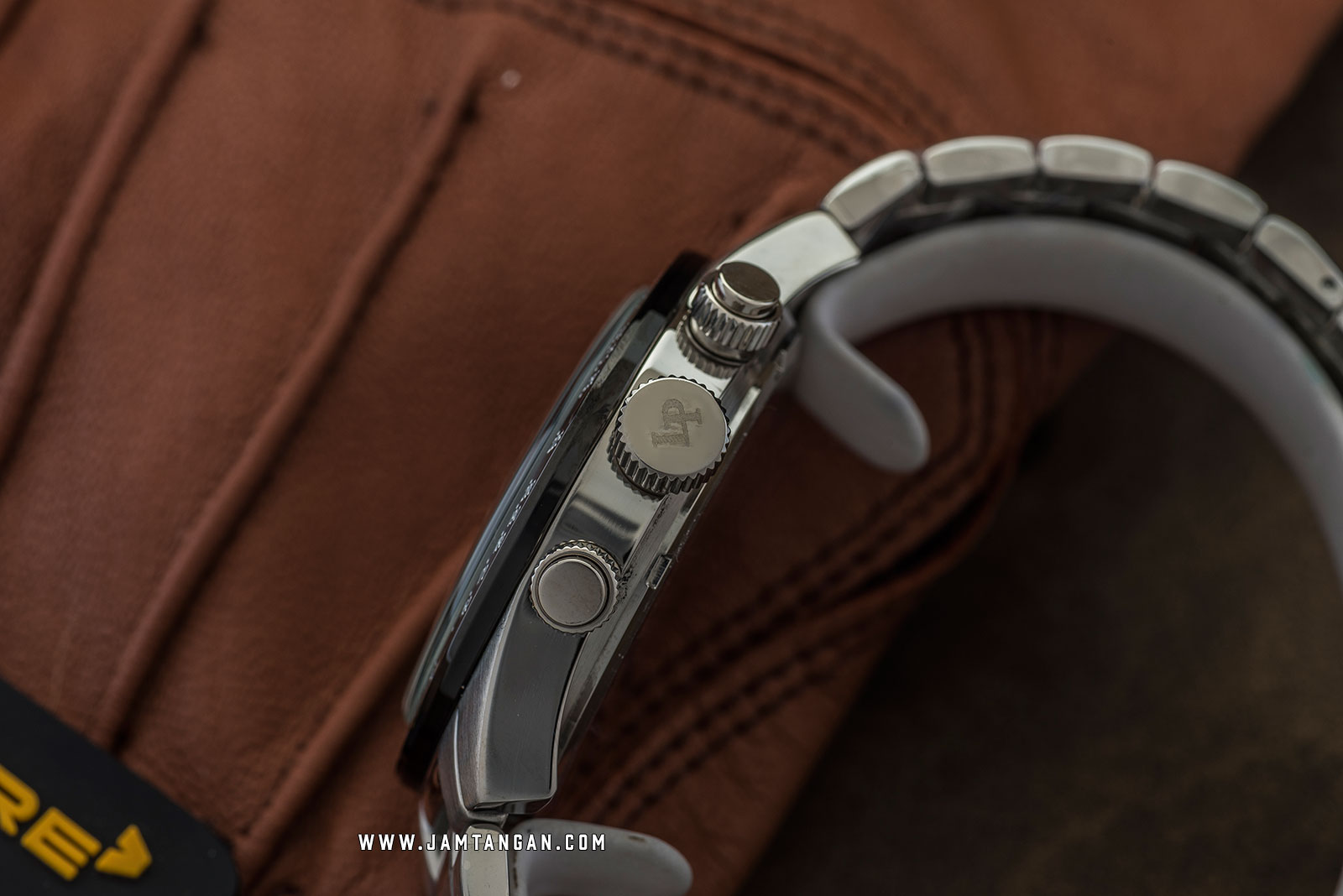 Lucien Piccard Heston LP-28018C-11-BB Chronograph Black Dial Stainless Steel Strap Machtwatch
