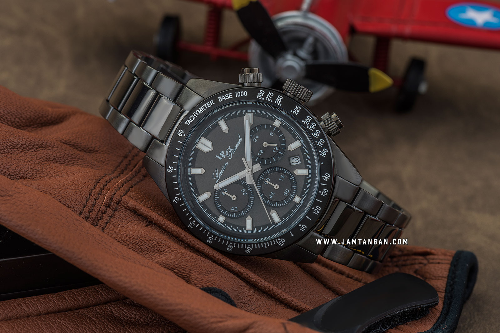 Lucien Piccard Heston LP-28018C-GM-104-BB Chronograph Black Dial Black Stainless Steel Strap Machtwatch