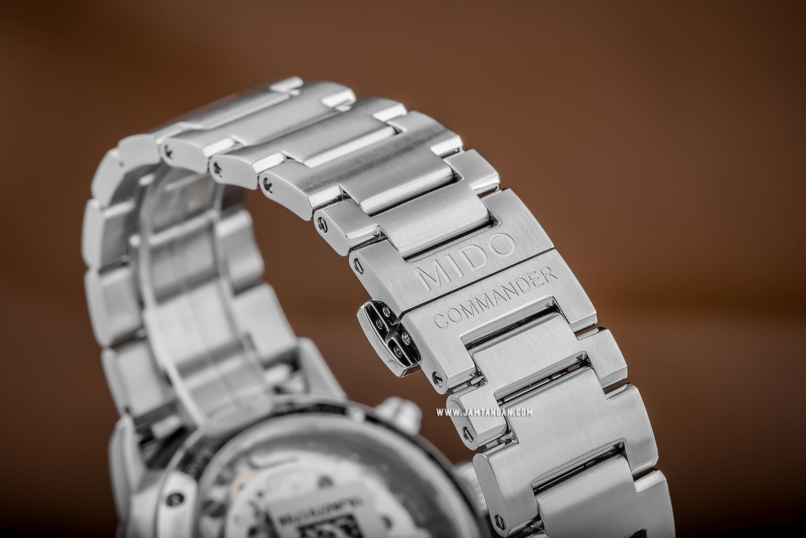 Mido M016.414.11.061.00 Commander II Chronograph Automatic Grey Dial Stainless Steel Strap Machtwatch