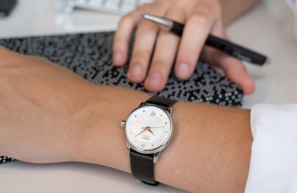 Mido M039.207.16.106.00 Baroncelli Lady Day & Night Automatic MOP Dial Black Leather Strap Machtwatch