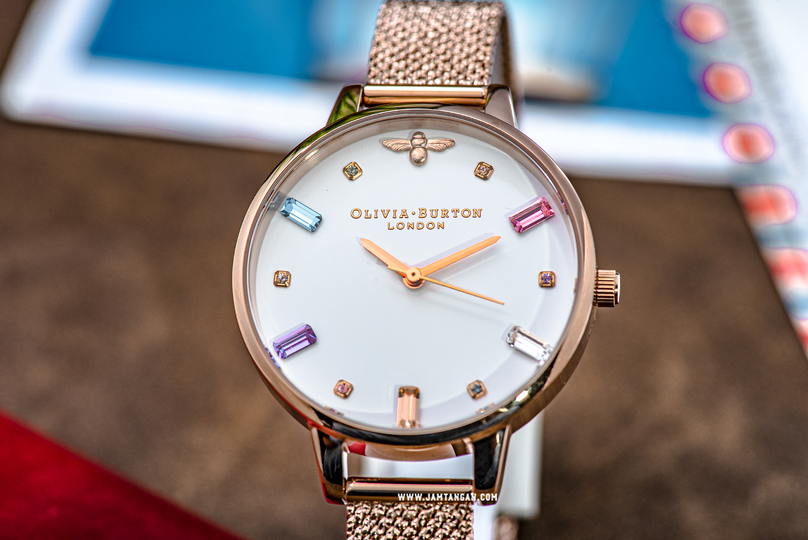 Olivia Burton Rainbow Bee OB16RB15 White Dial Rose Gold Mesh Strap Machtwatch