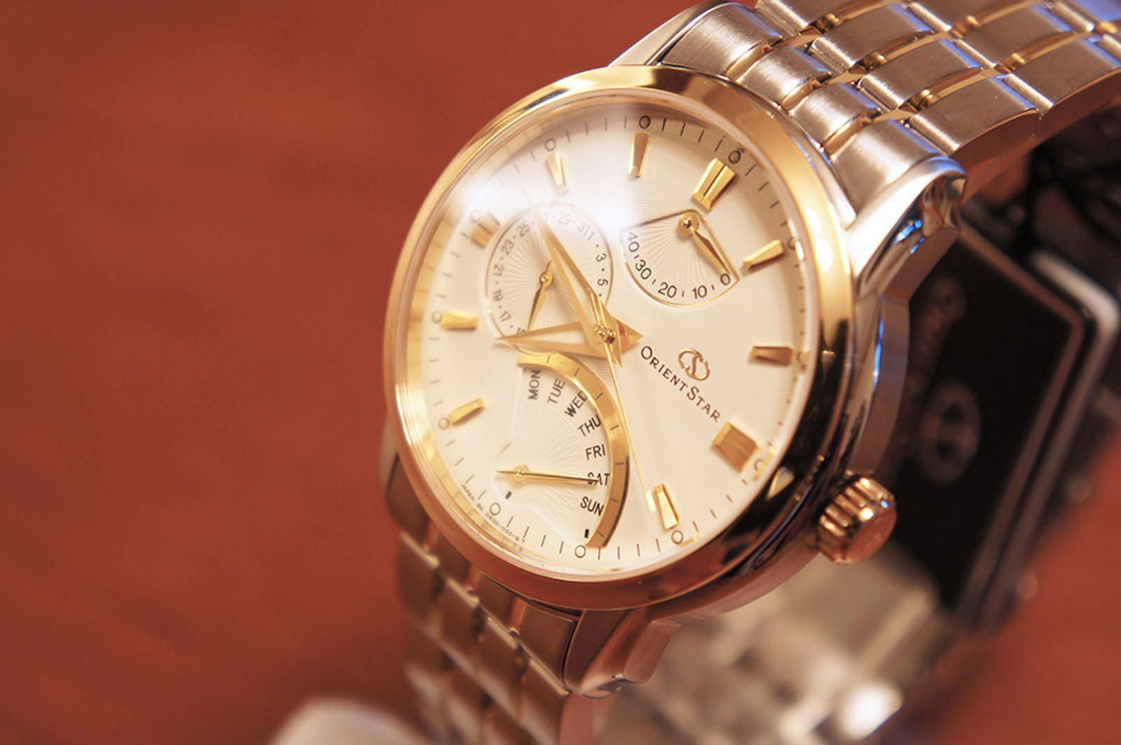 Orient SDE00001W Star Retrograde Man White Dial Dual Tone Stainless Steel Machtwatch