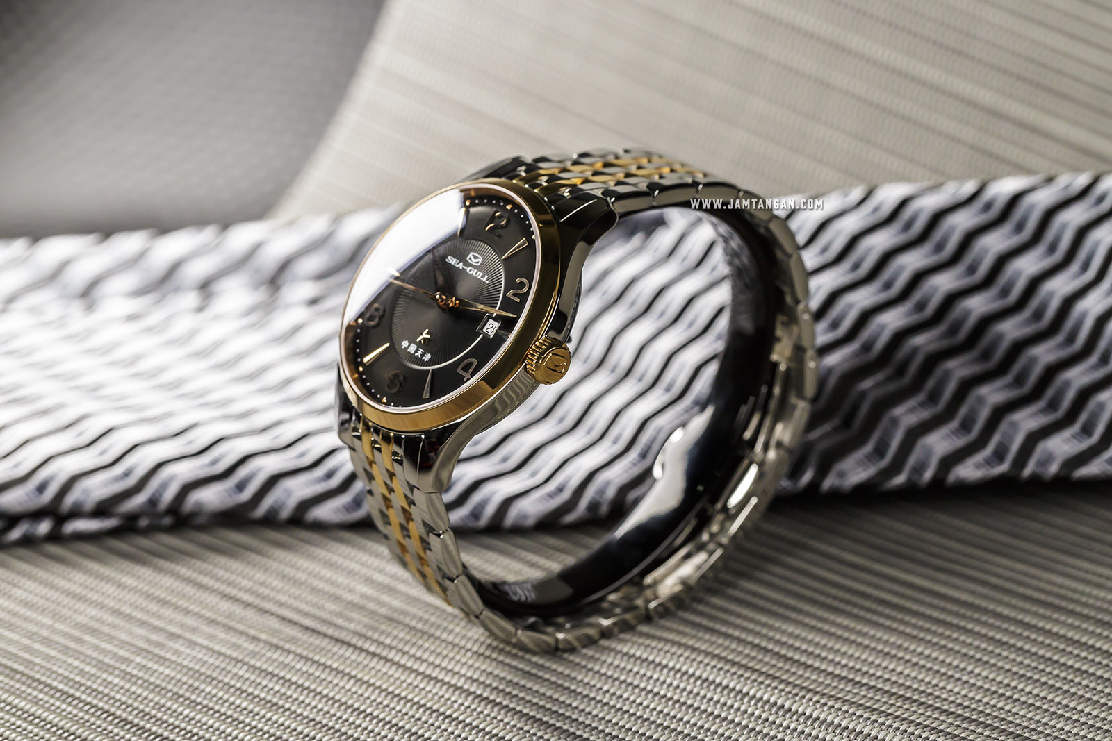 Seagull 217.661 Classic Automatic Mechanical Black Dial Dual Tone Stainless Steel Machtwatch