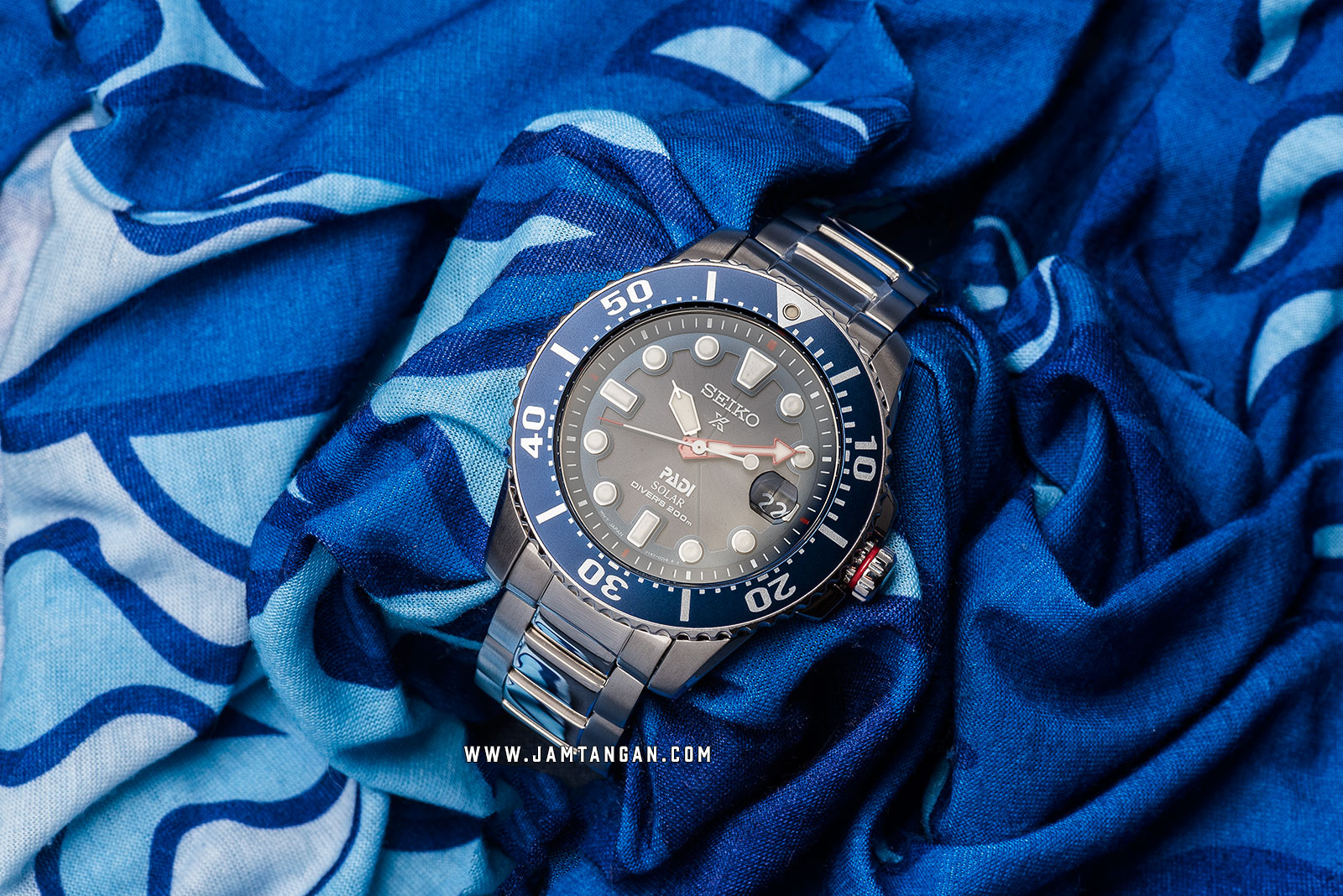 Seiko Prospex SNE435P1 PADI Solar Divers 200M Blue Dial Special Edition Machtwatch