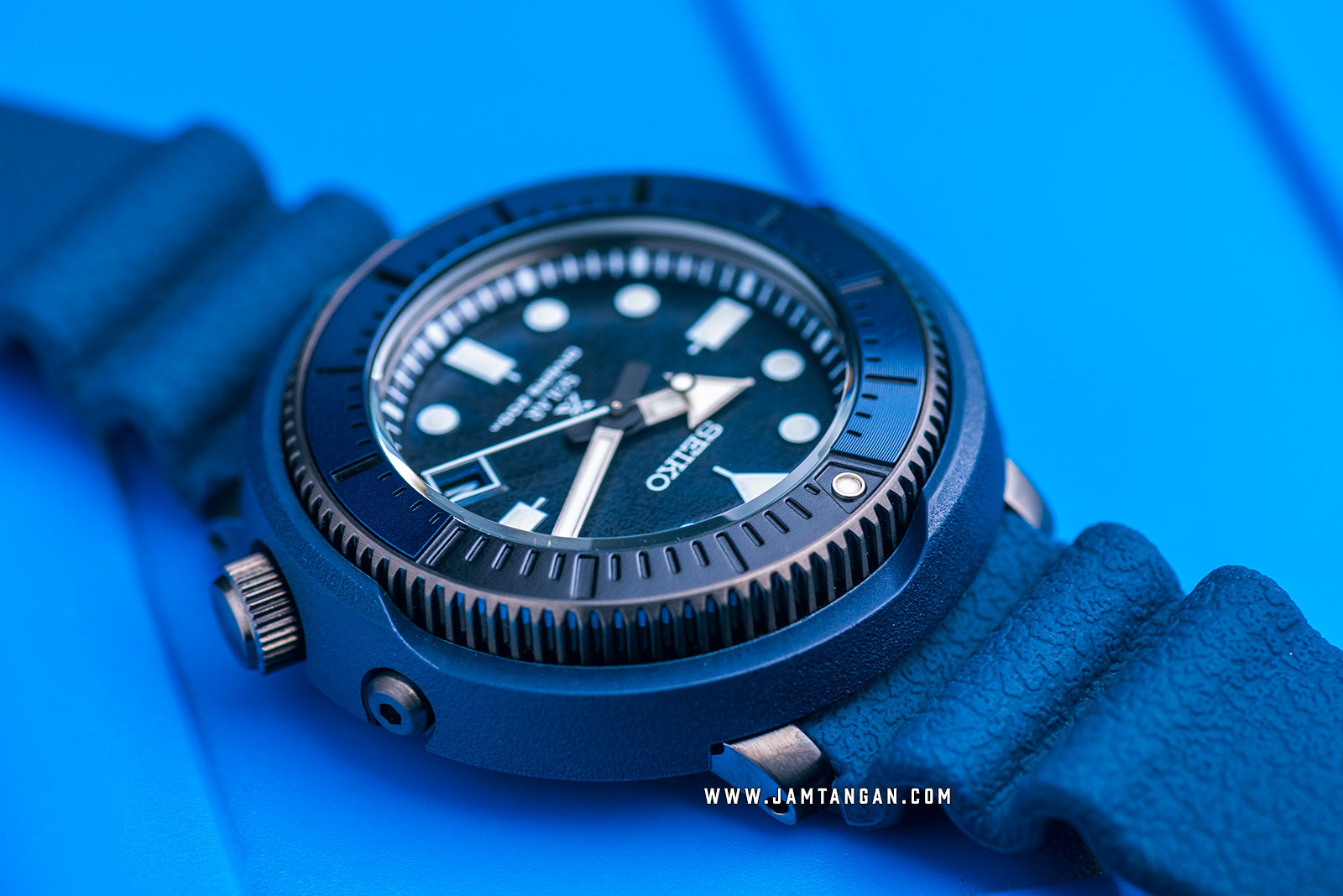 Seiko Prospex Tuna Street Series SNE533P1 Solar Divers 200M Blue Rubber Strap SPECIAL EDITION Machtwatch