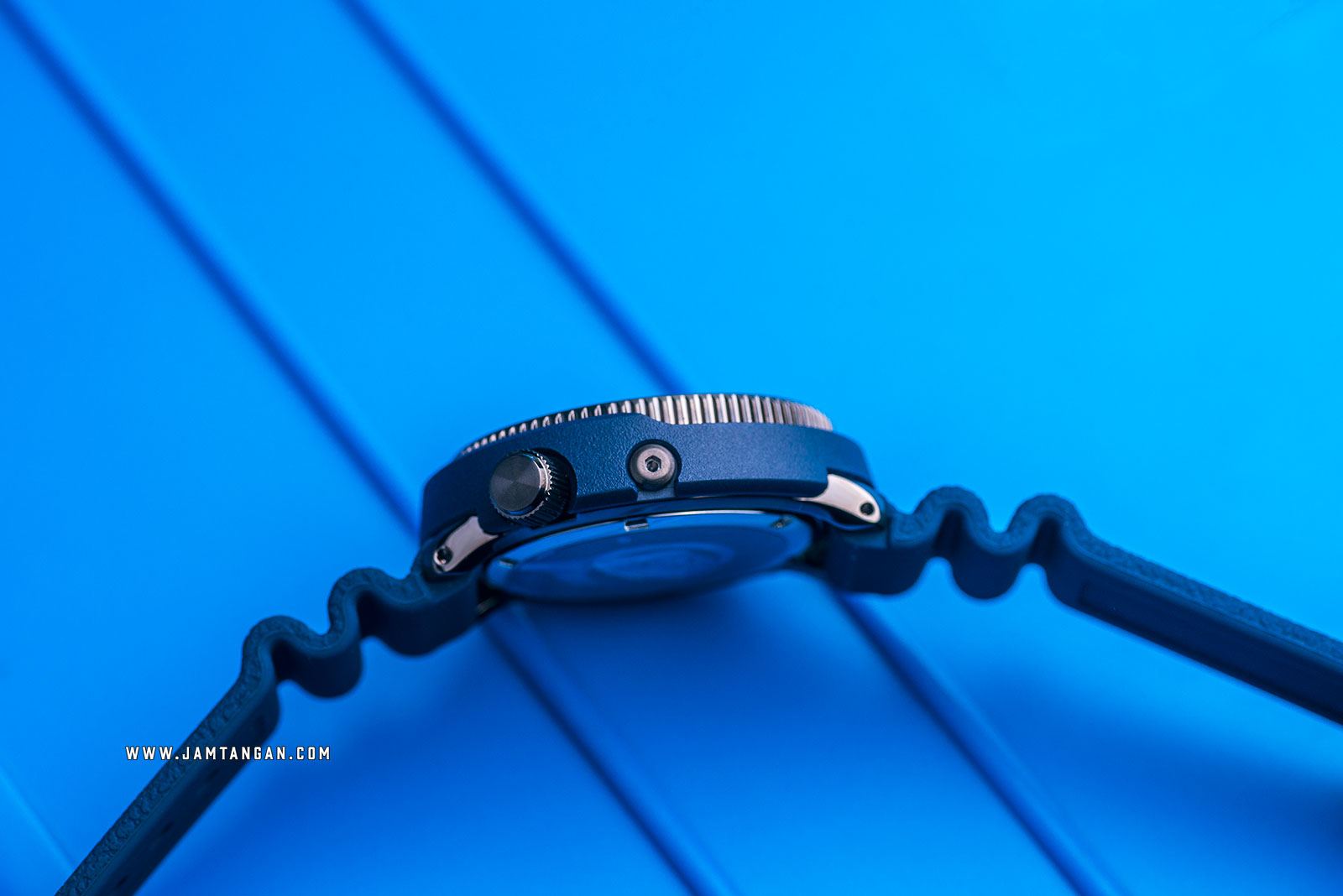 Seiko Prospex Tuna Street Series SNE533P1 Solar Divers 200M Blue Rubber Strap SPECIAL EDITION Machtwatch