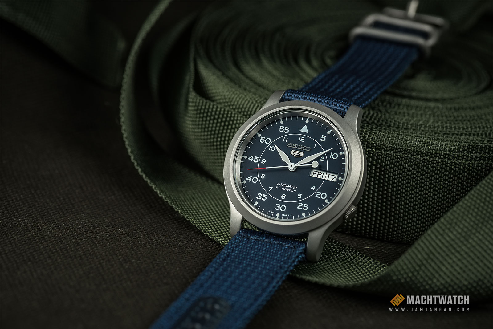Seiko 5 SNK807K2 Automatic 21 Jewels Blue Military Nylon Strap Machtwatch