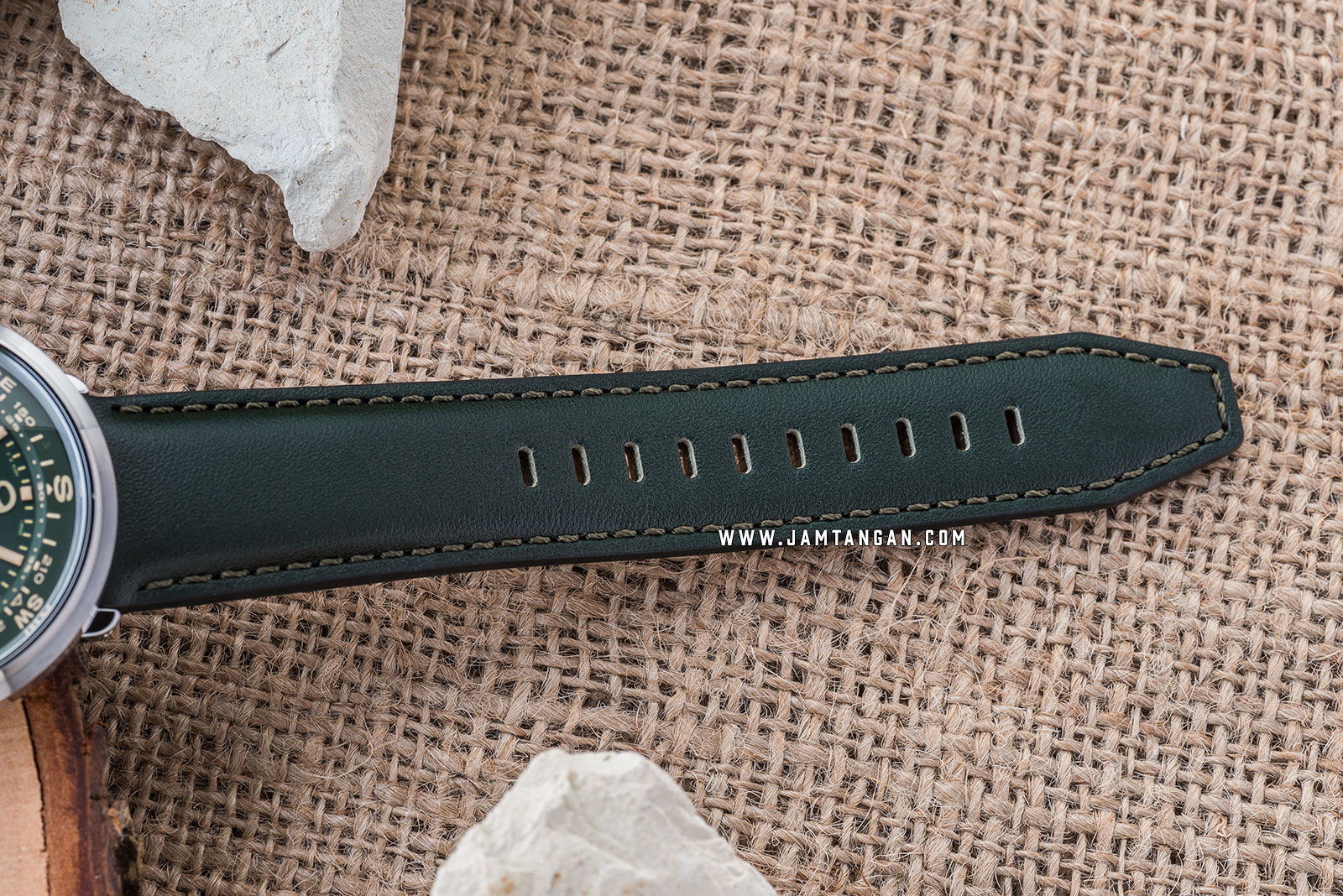 Seiko Prospex SRPD33K1 Automatic 200M Water Resistance Green Leather Strap Machtwatch