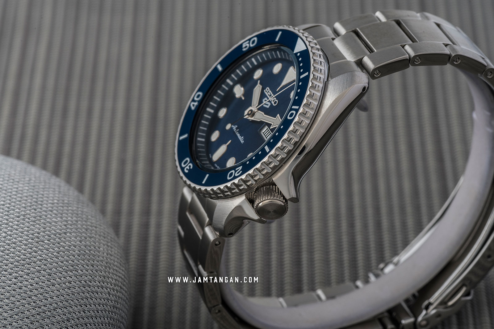 Seiko 5 Sports SRPD51K1 Automatic Blue Dial Stainless Steel Strap Machtwatch
