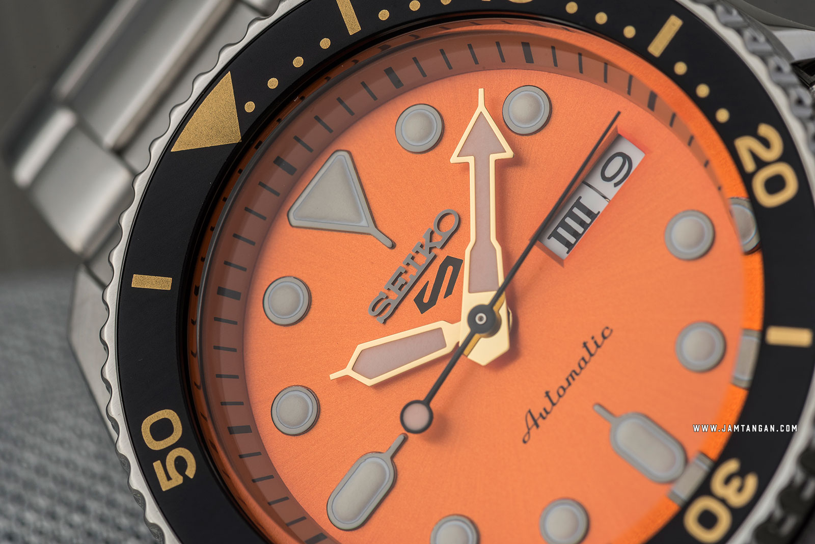 Seiko 5 Sports SRPD59K1 Automatic Orange Dial Stainless Steel Strap Machtwatch