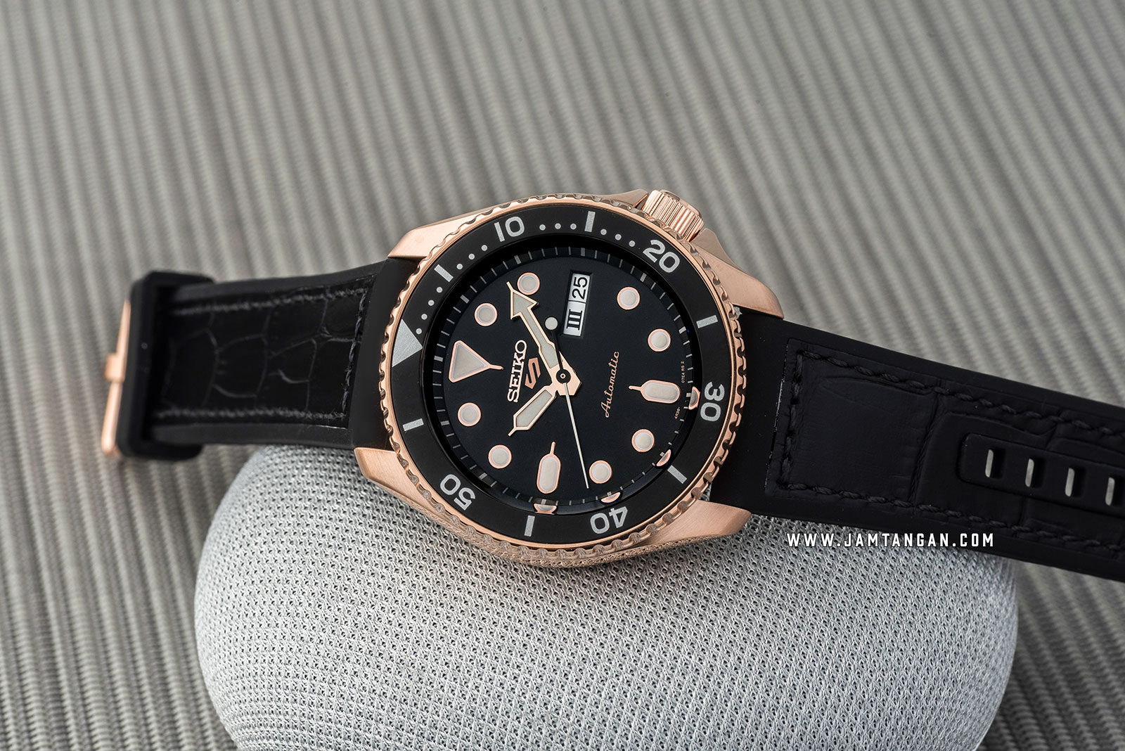 Seiko 5 Sports SRPD76K1 Automatic Black Dial Black Rubber Strap Machtwatch